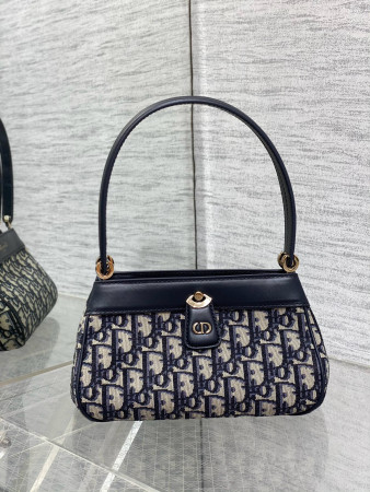 ch**an D*or small D*or key bag 8.5x5x4.5 in