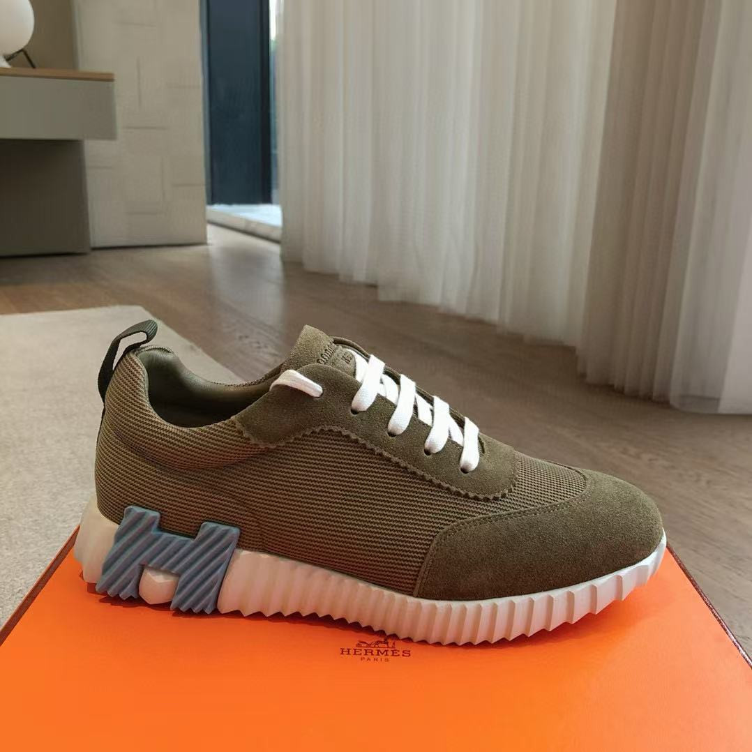 ua H**me5 bouncing sneaker
