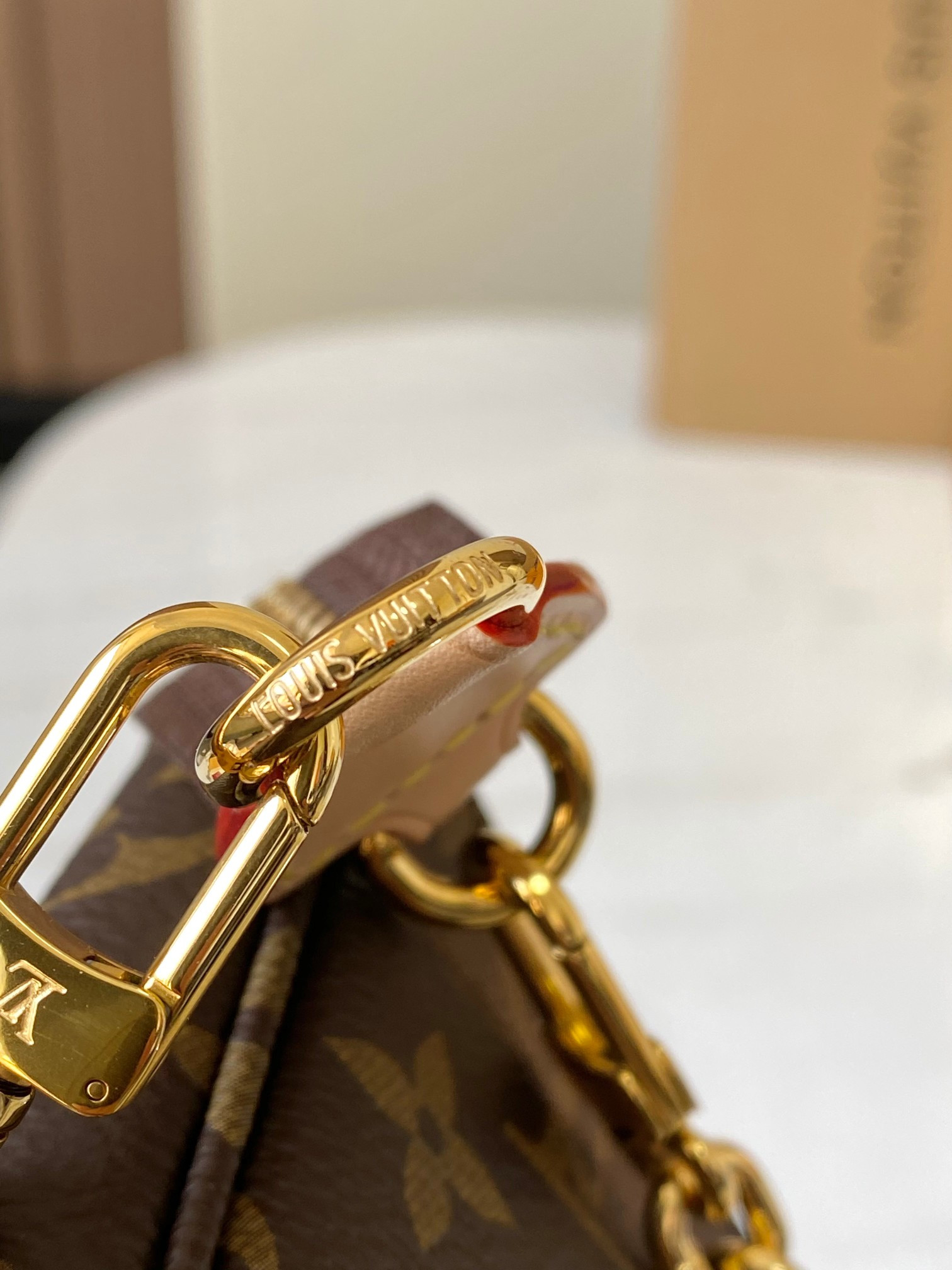 LV Pochette Accessoires M82766 23.5x13.5x4cm