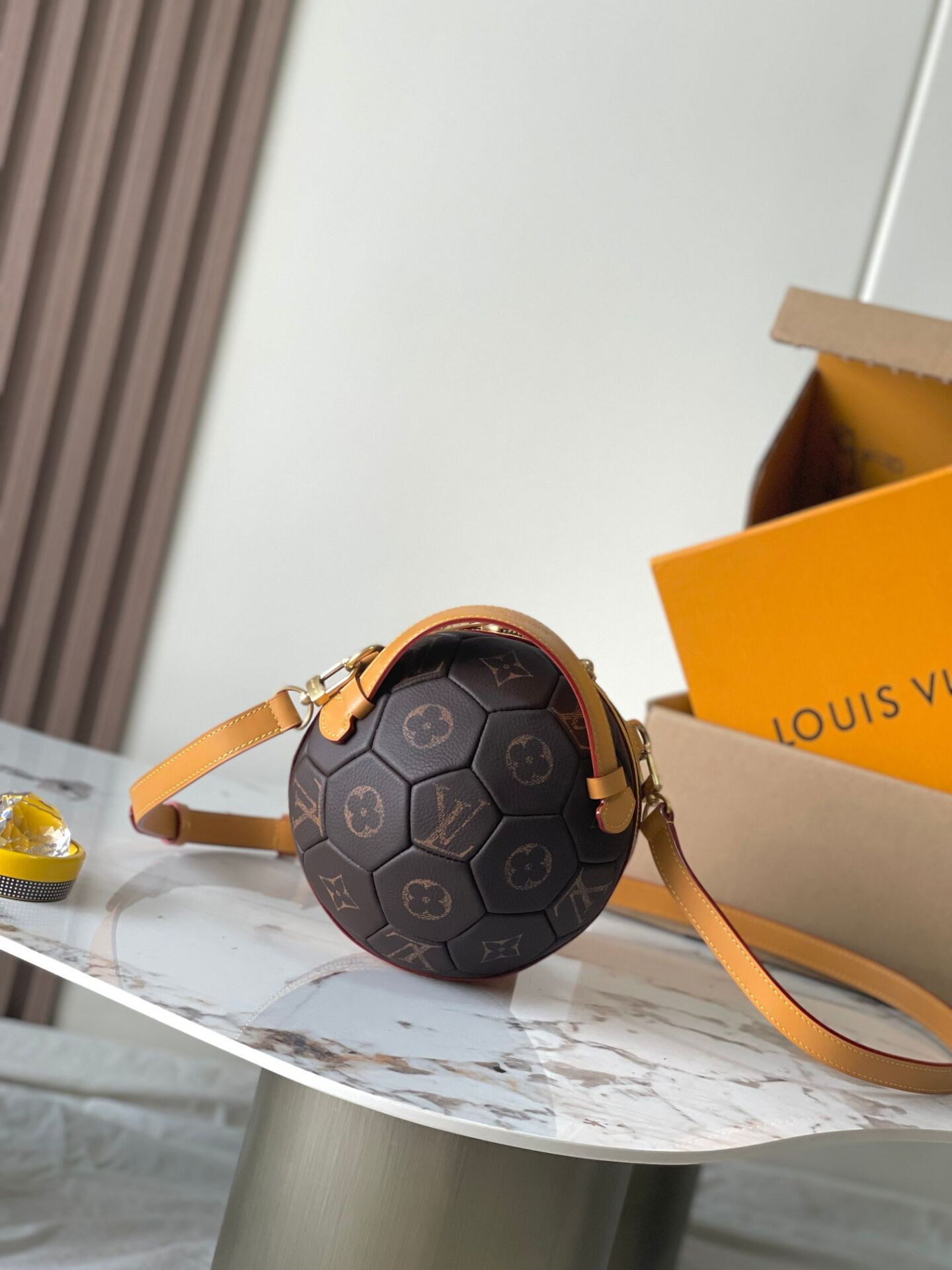 LV Soccer Ball Bag M13894 19x19x19cm
