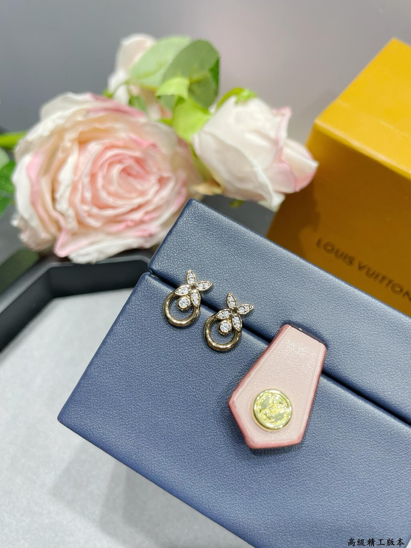 LV Single Flower Circle Earrings