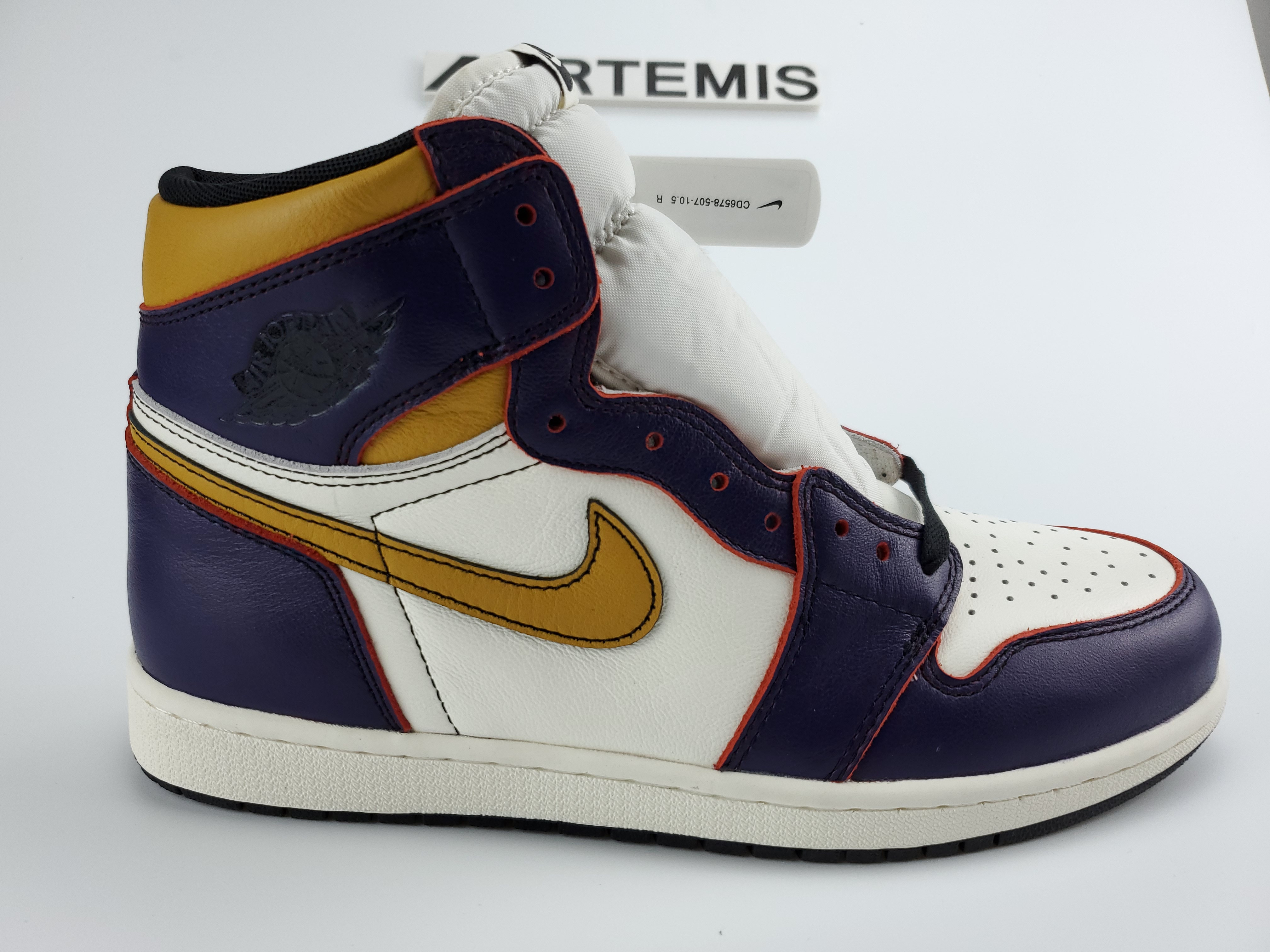 Air Jordan 1 Retro High OG Defiant SB LA to Chicago
