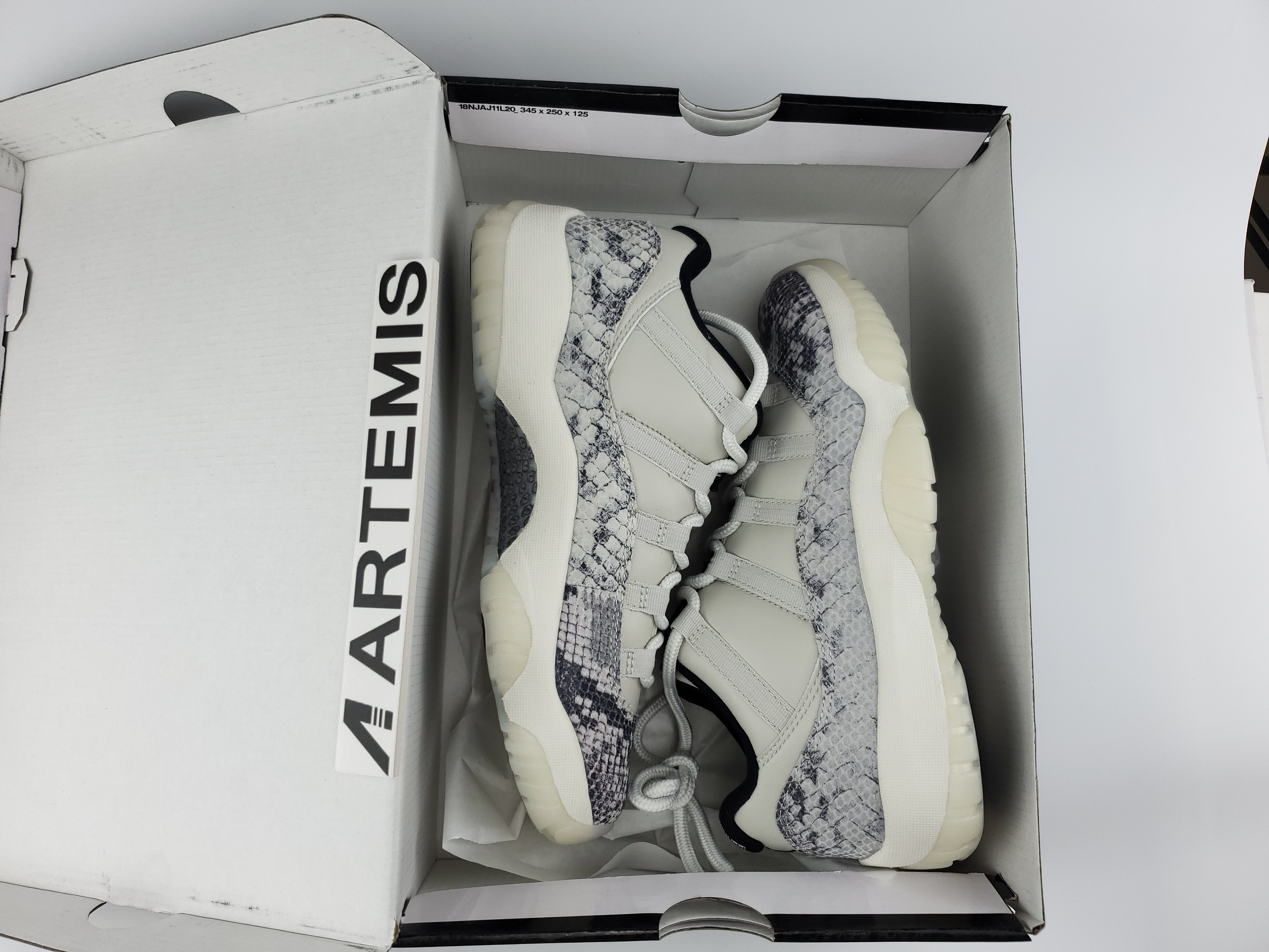 Air Jordan 11 Retro Low Snake Light Bone