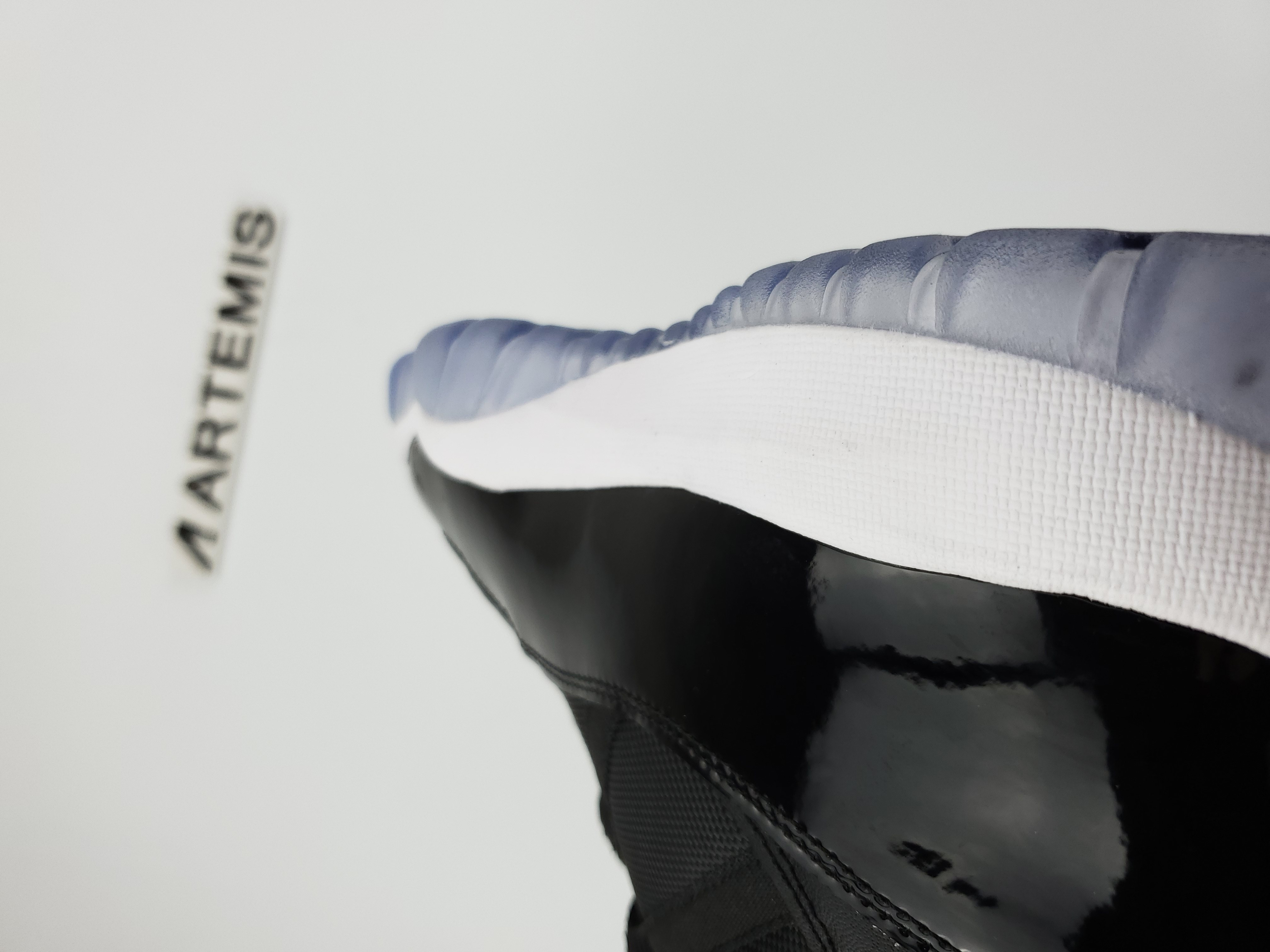Jordan 11 Retro Space Jam (2016)