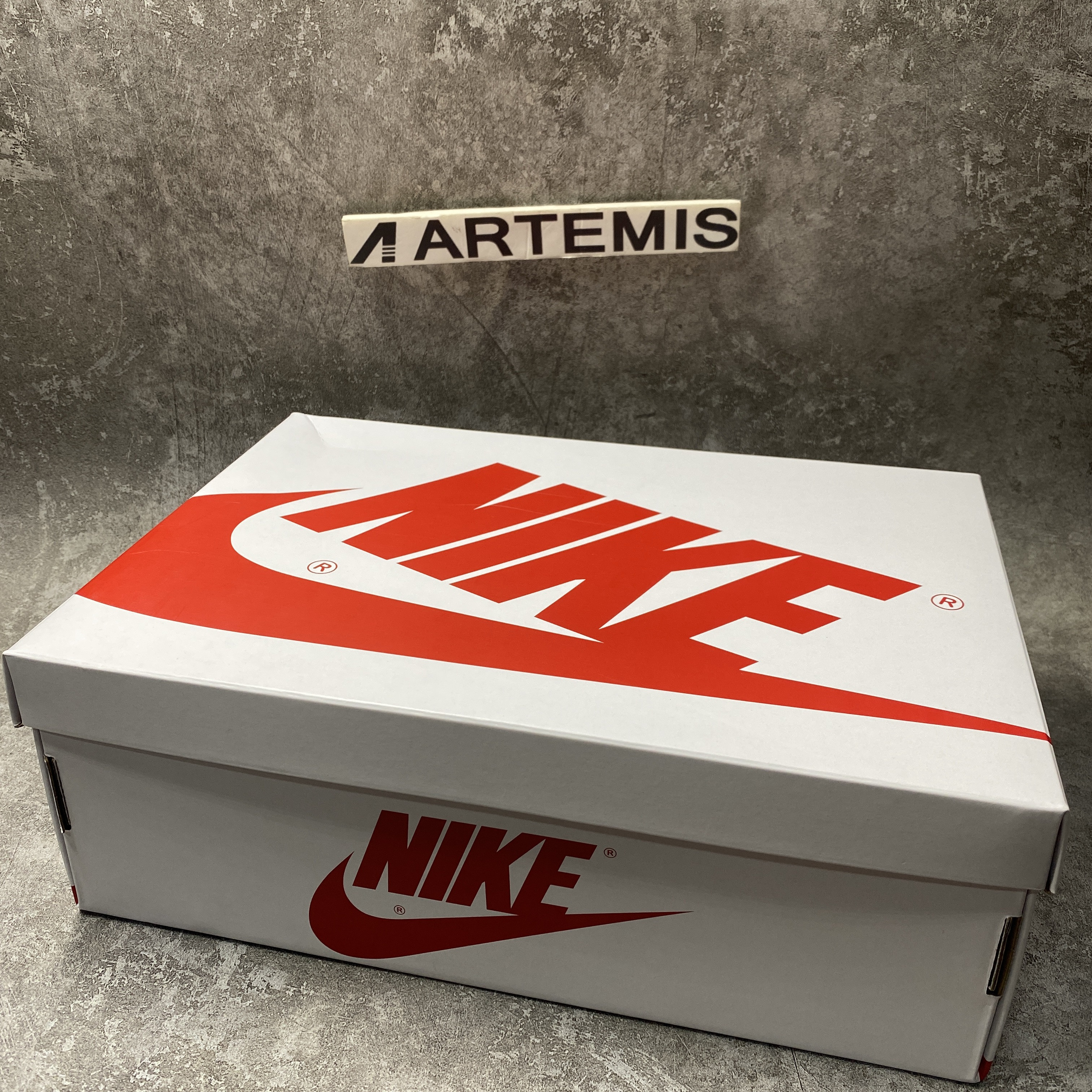 Air Jordan 1 High OG Heritage