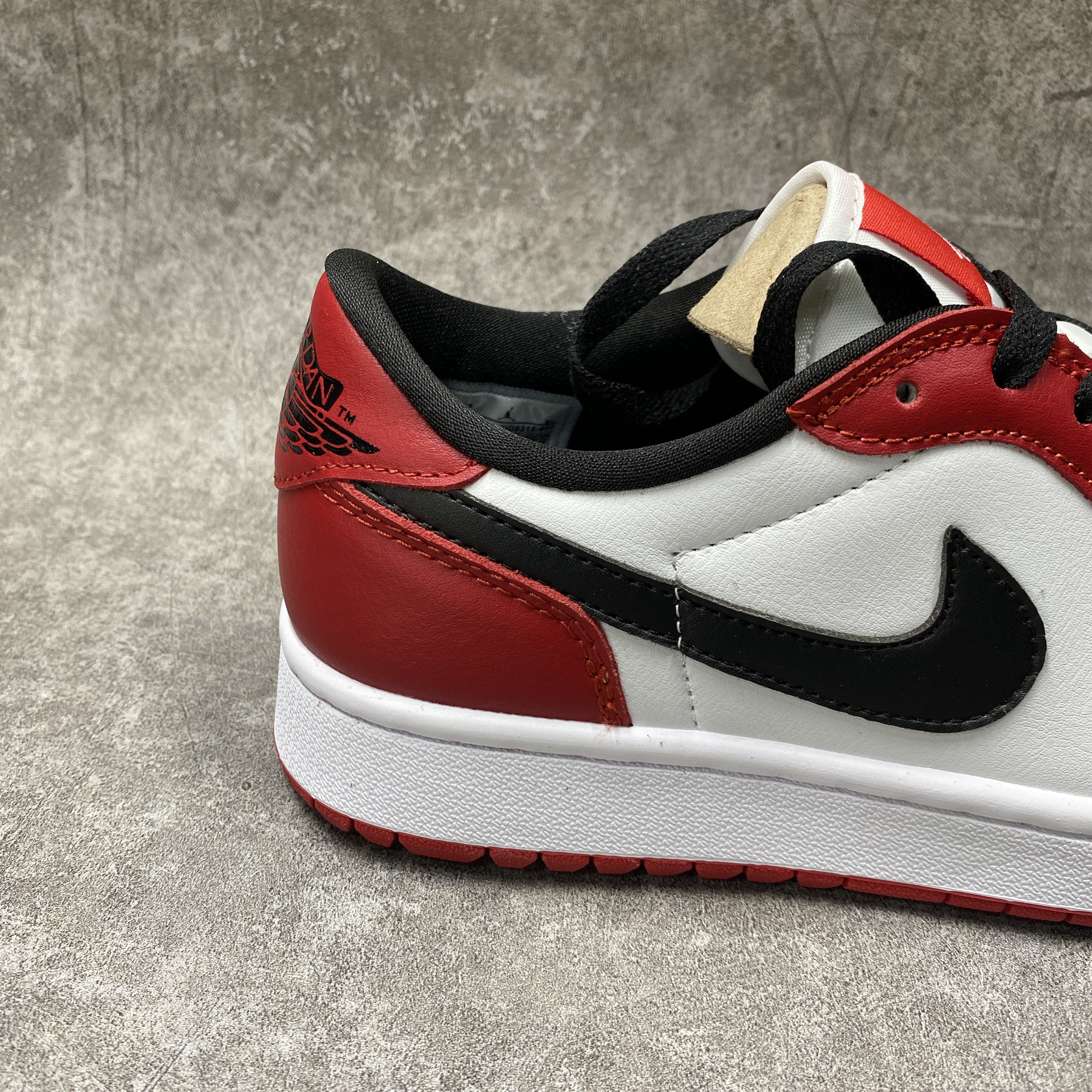 Jordan 1 Retro Low Golf