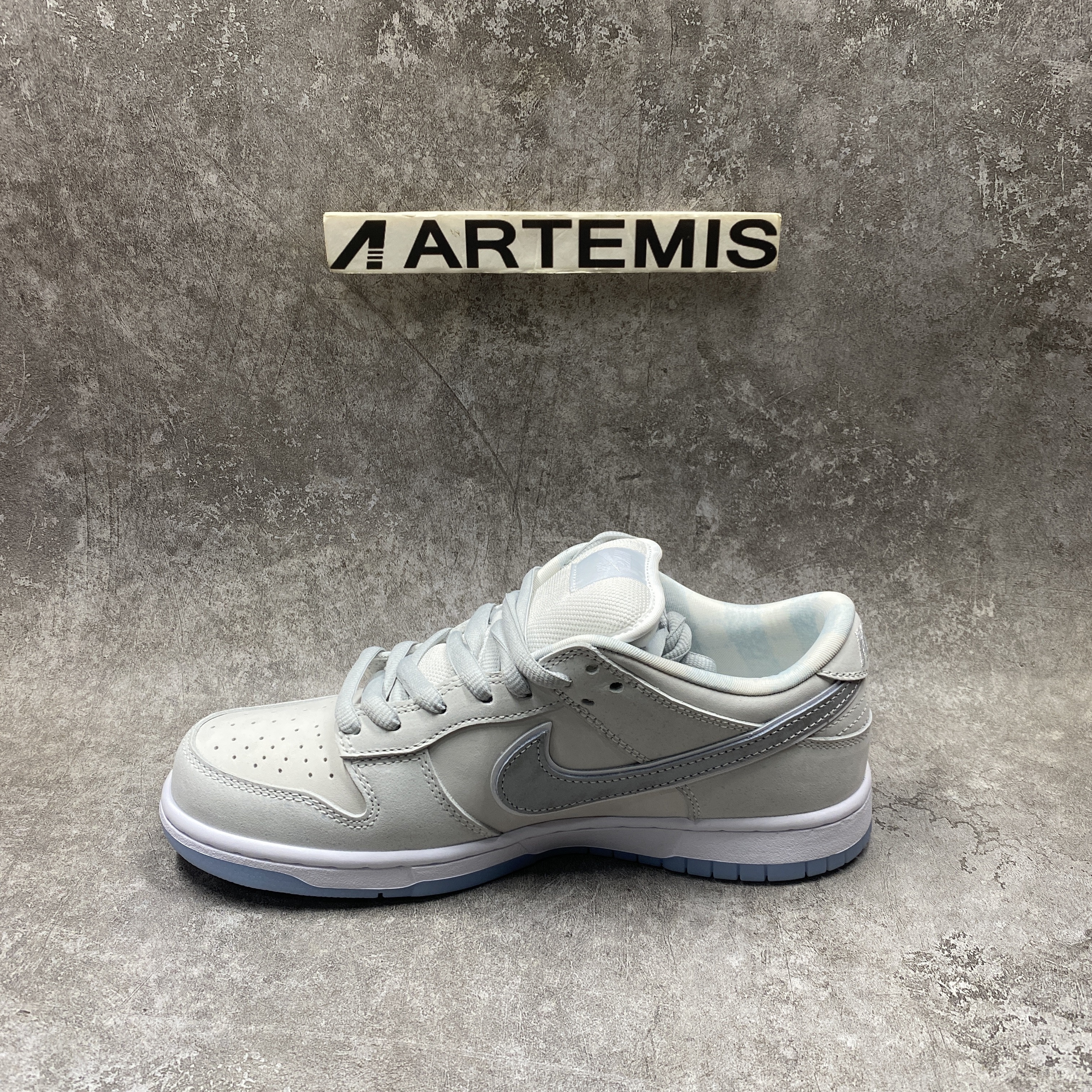 Nike SB Dunk Low White Lobster