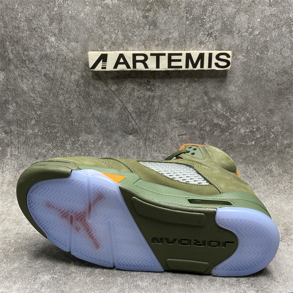 AIR JORDAN 5 RETRO