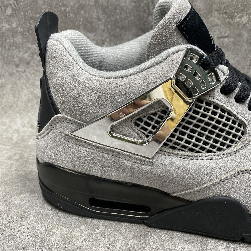 AIR JORDAN 4 RETRO