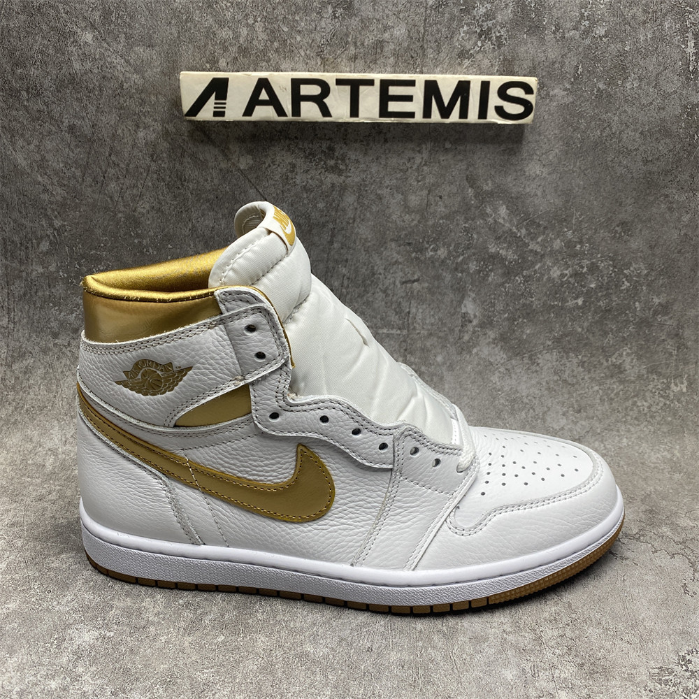 WMNS AIR JORDAN 1 RETRO HIGH OG 'METALLIC GOLD'