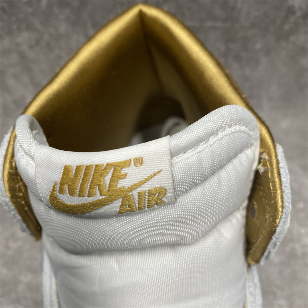 WMNS AIR JORDAN 1 RETRO HIGH OG