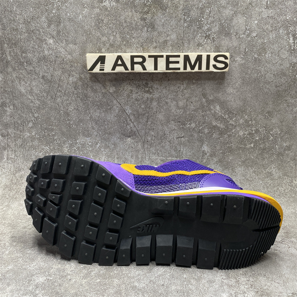 NIKE VAPORWAFFLE SACAI DARK IRIS