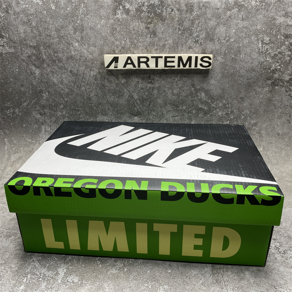UA Nike Air Max 1