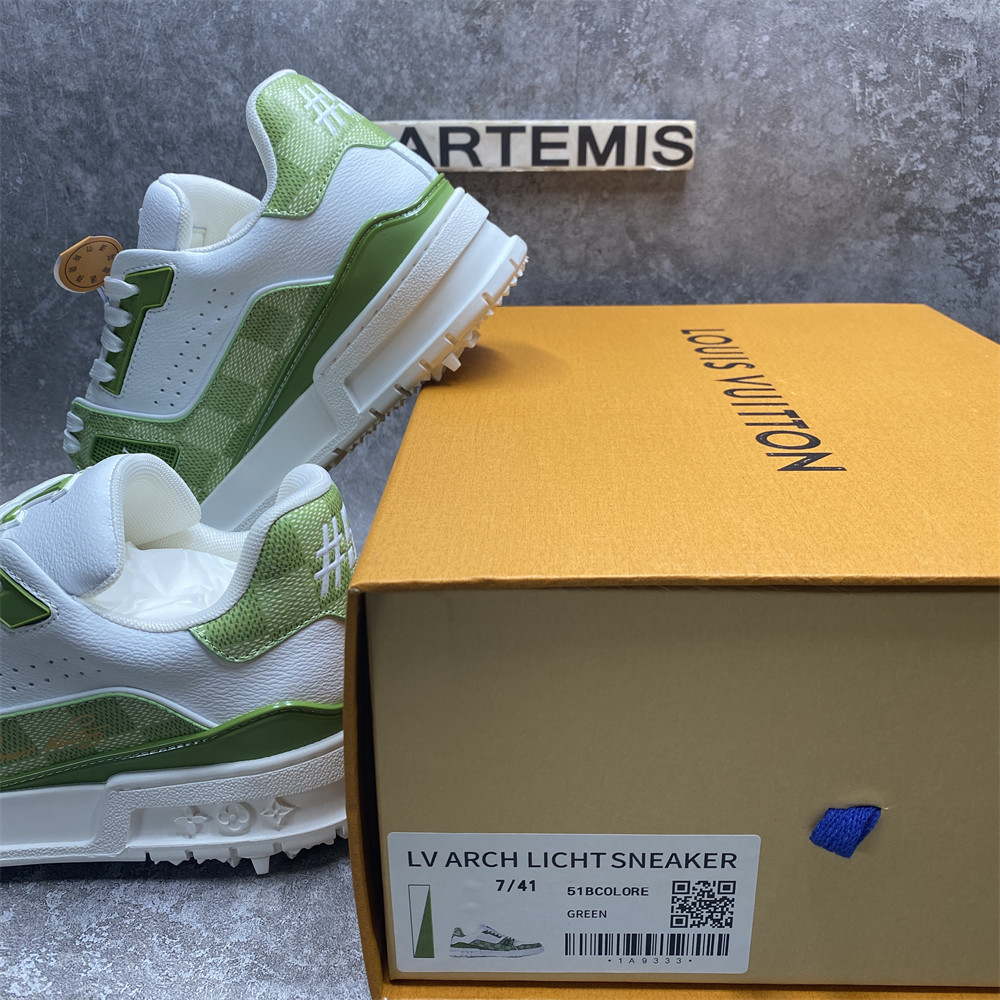 UA LV Trainer Sneaker