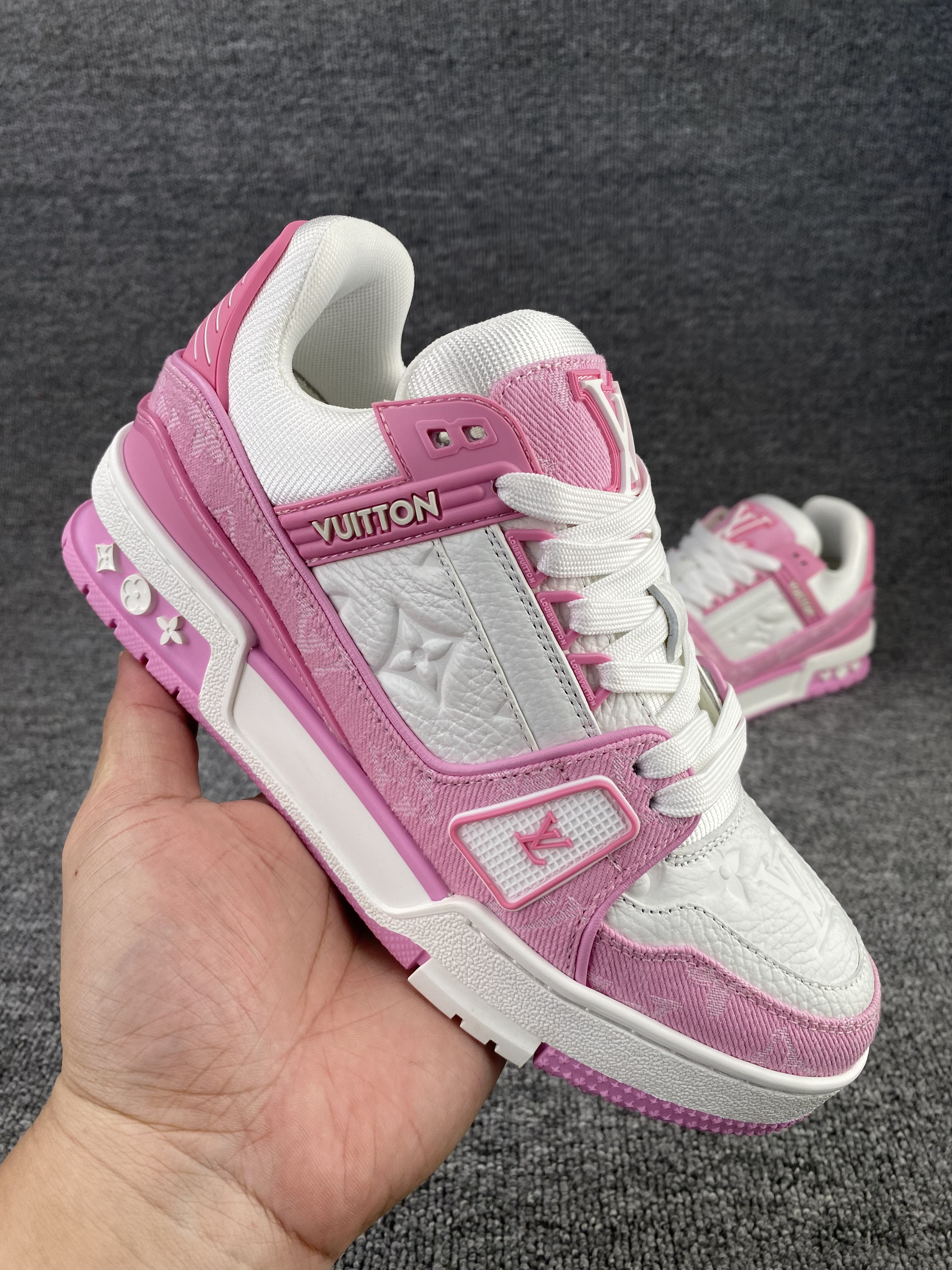 UA LV trainer Sneakers