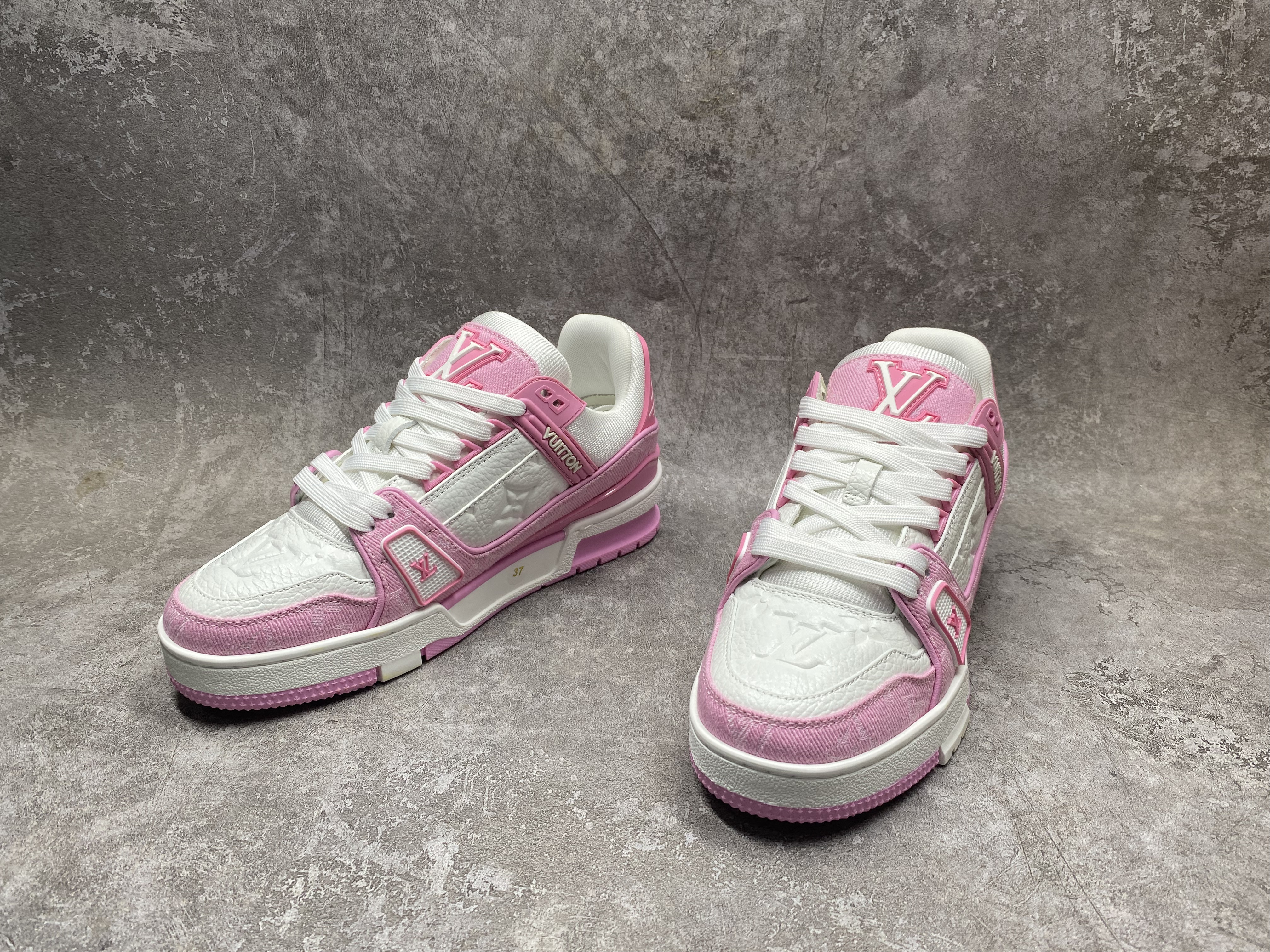 UA LV trainer Sneakers