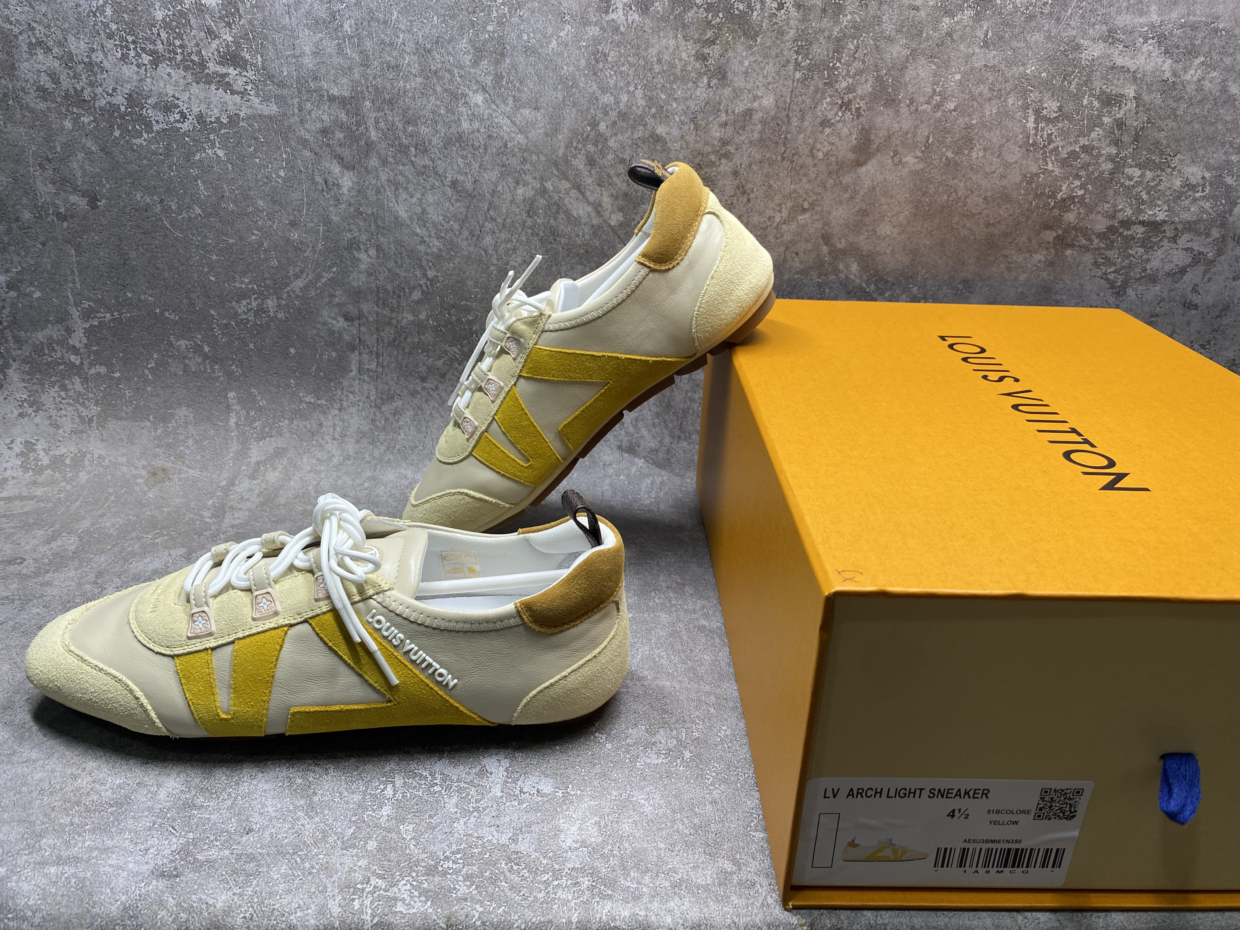 UA LV Sneaker