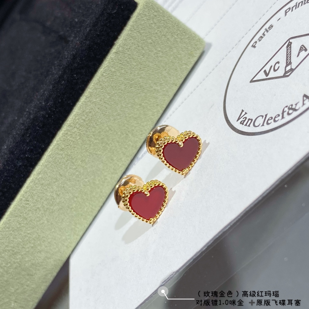 V*N CL*F & arpels red agate heart-shaped love earrings