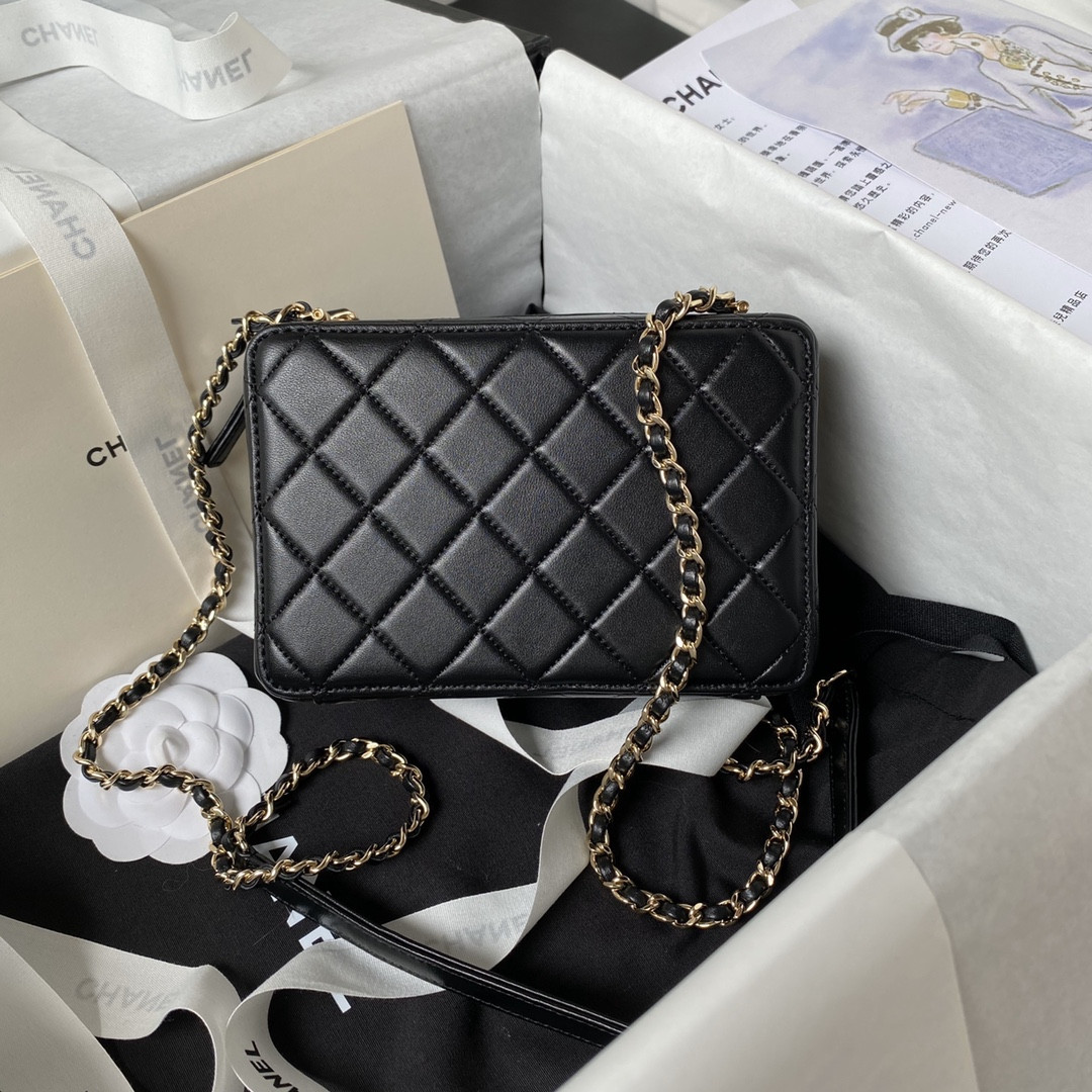 Ch*el camera bag 4.5 × 6.2 × 2.3 in