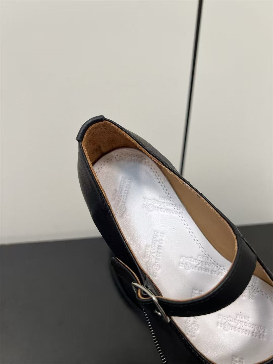 ua ma*s*n Ma*i*la mary jane shoes