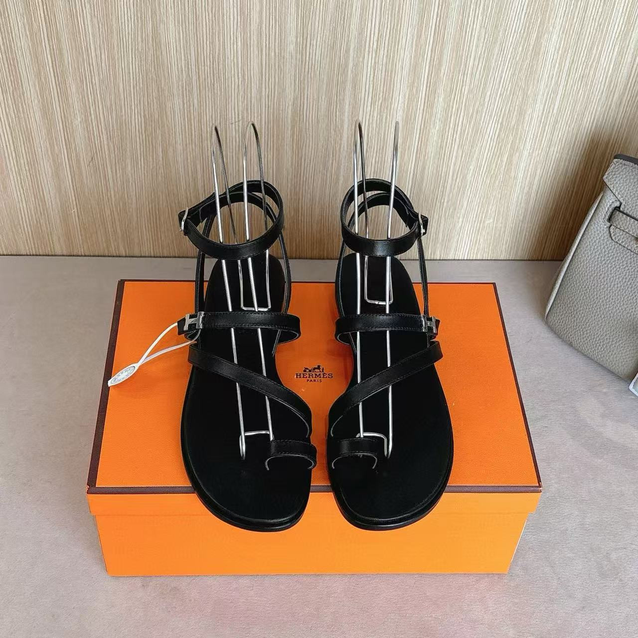 ua H**me5 harmonie sandal