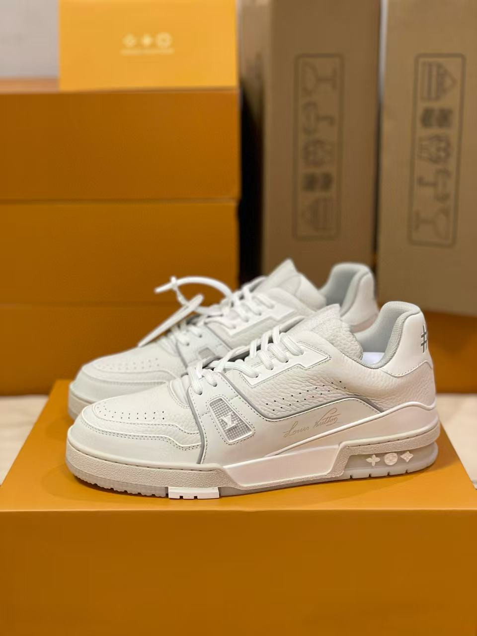 UA LV Trainer Sneaker