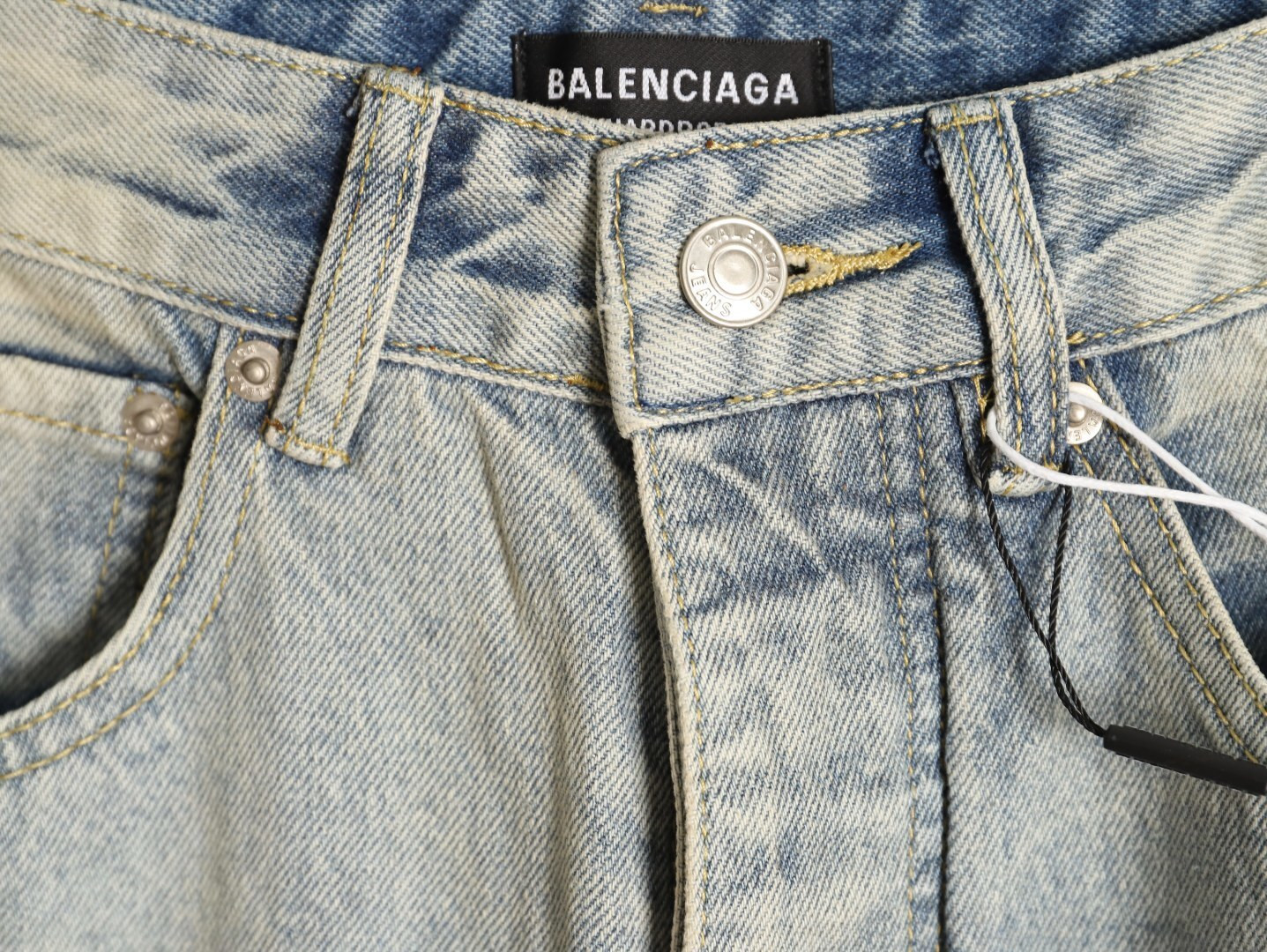 Ba*len*cia*ga jeans
