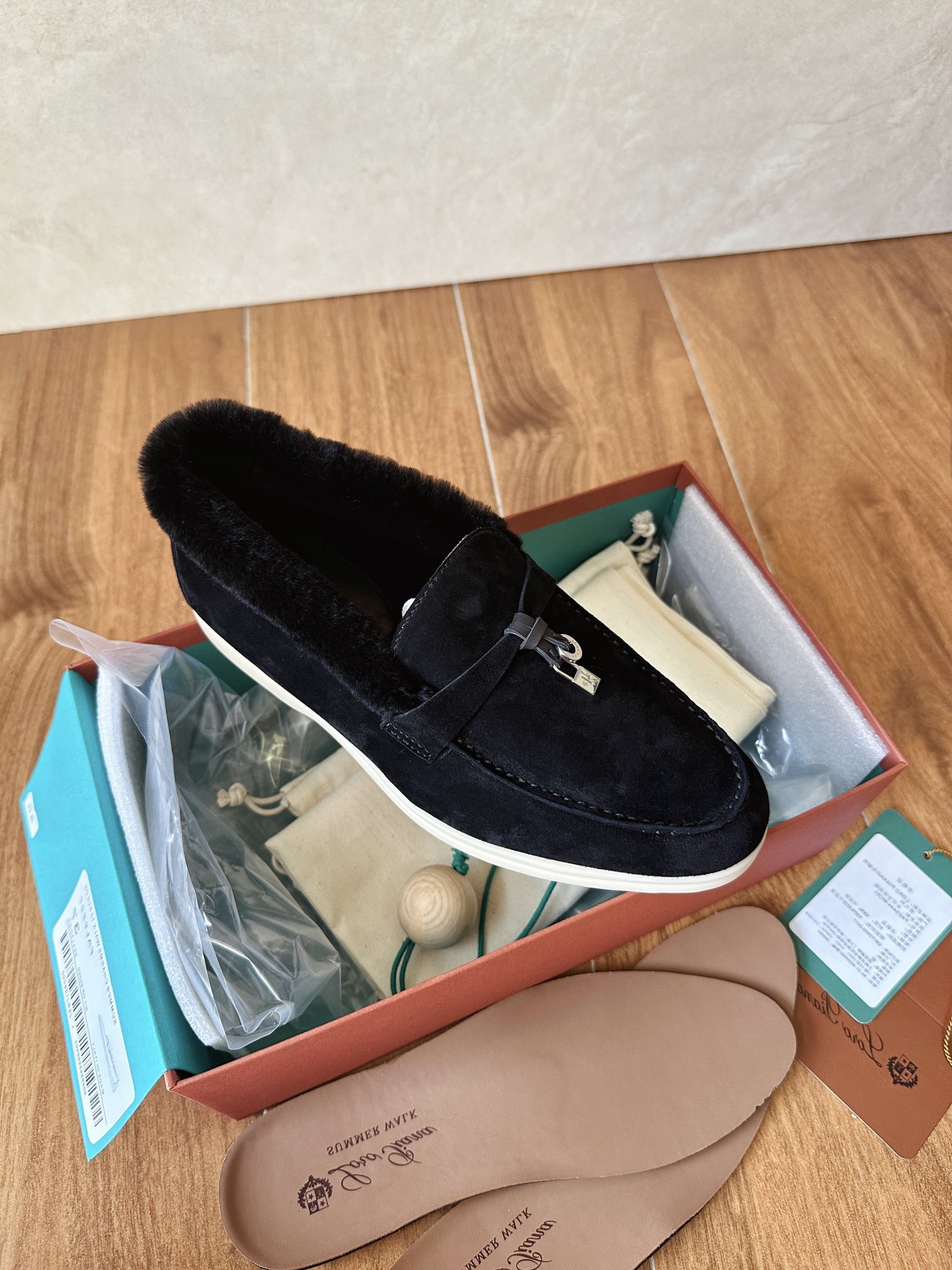 ua L**o p*ana summer charms walk loafers