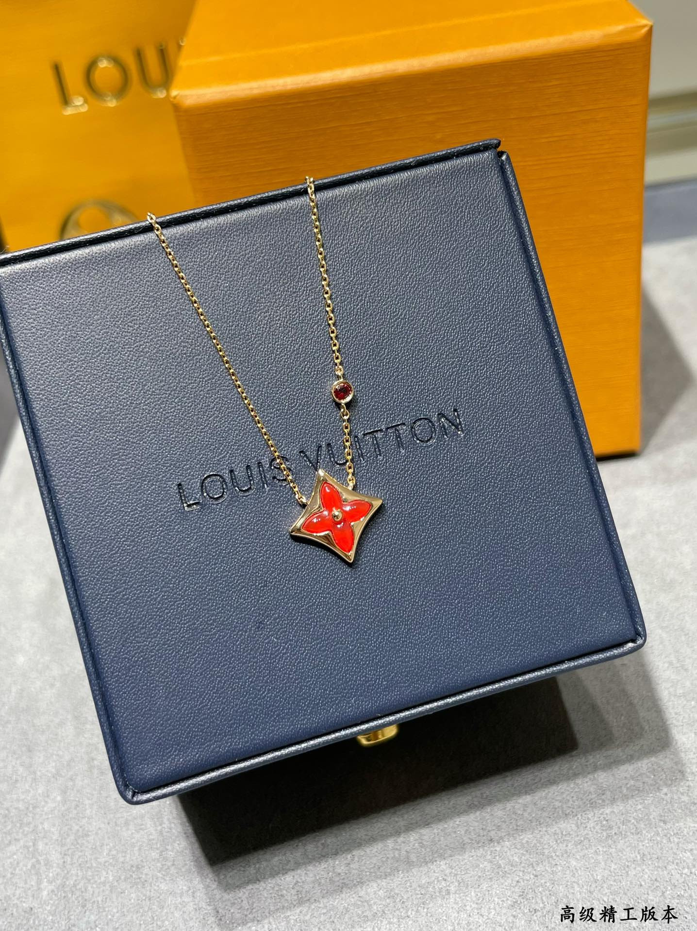 l0*is v*t0n square red Di*m*nd mother-of-pearl necklace