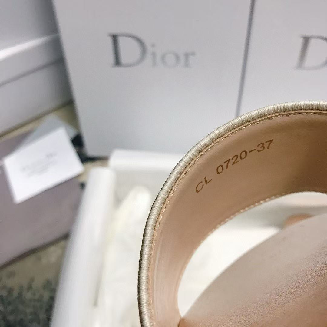 ua D*or dway slide