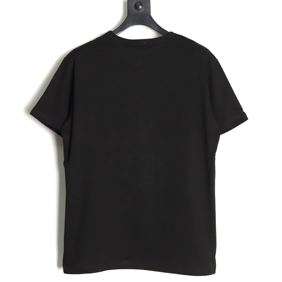 D*or short-sleeved t-shirt