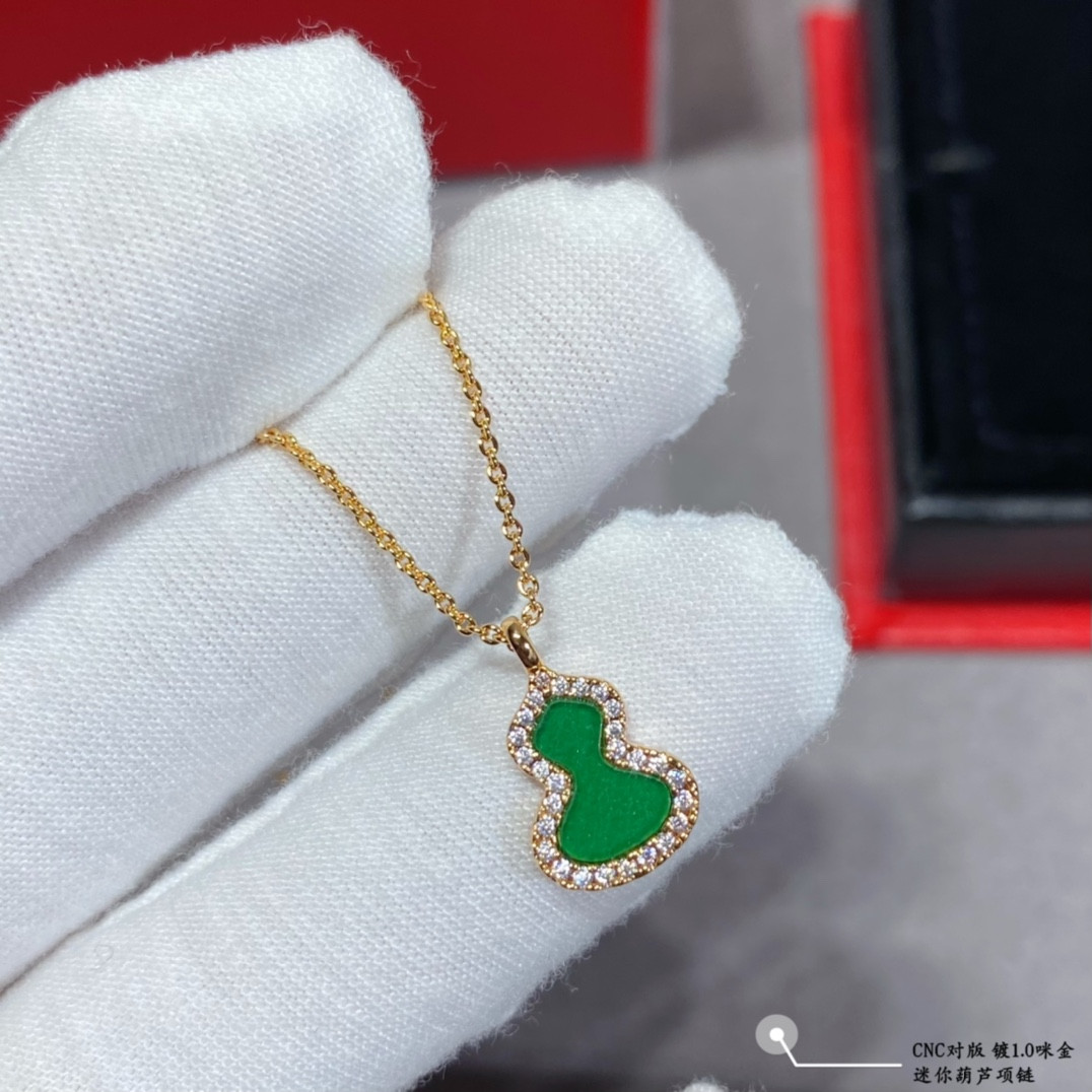 Qeelin Mini Gourd Necklace