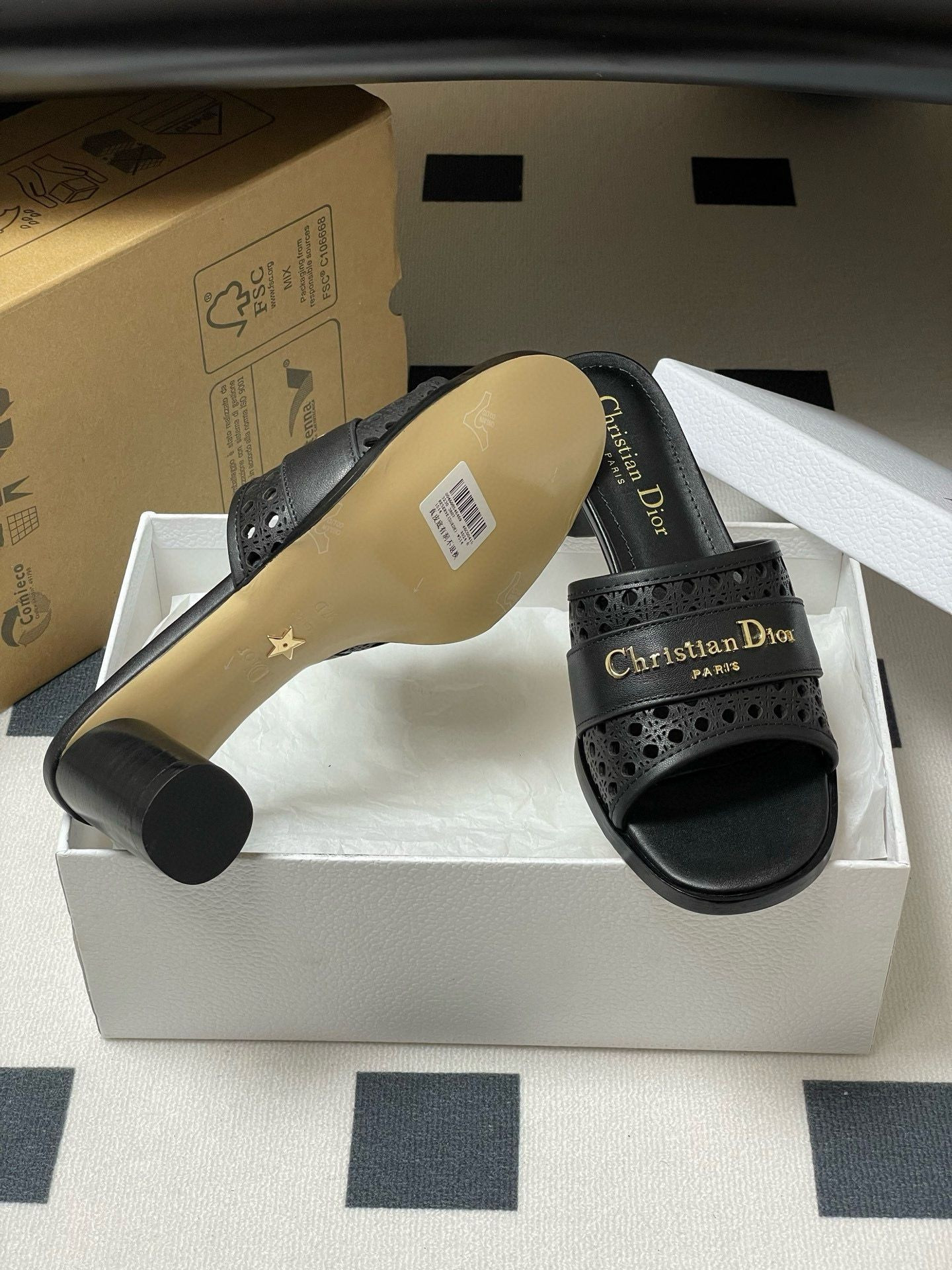 ua D*or d-lane heeled slide