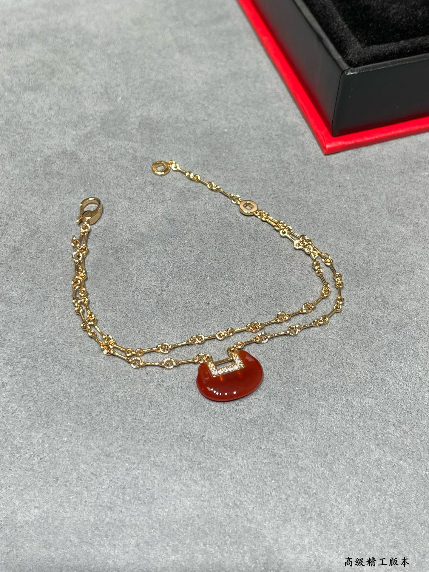 Qeelin YUYI Ruyi Mother-of-Pearl Bracelet