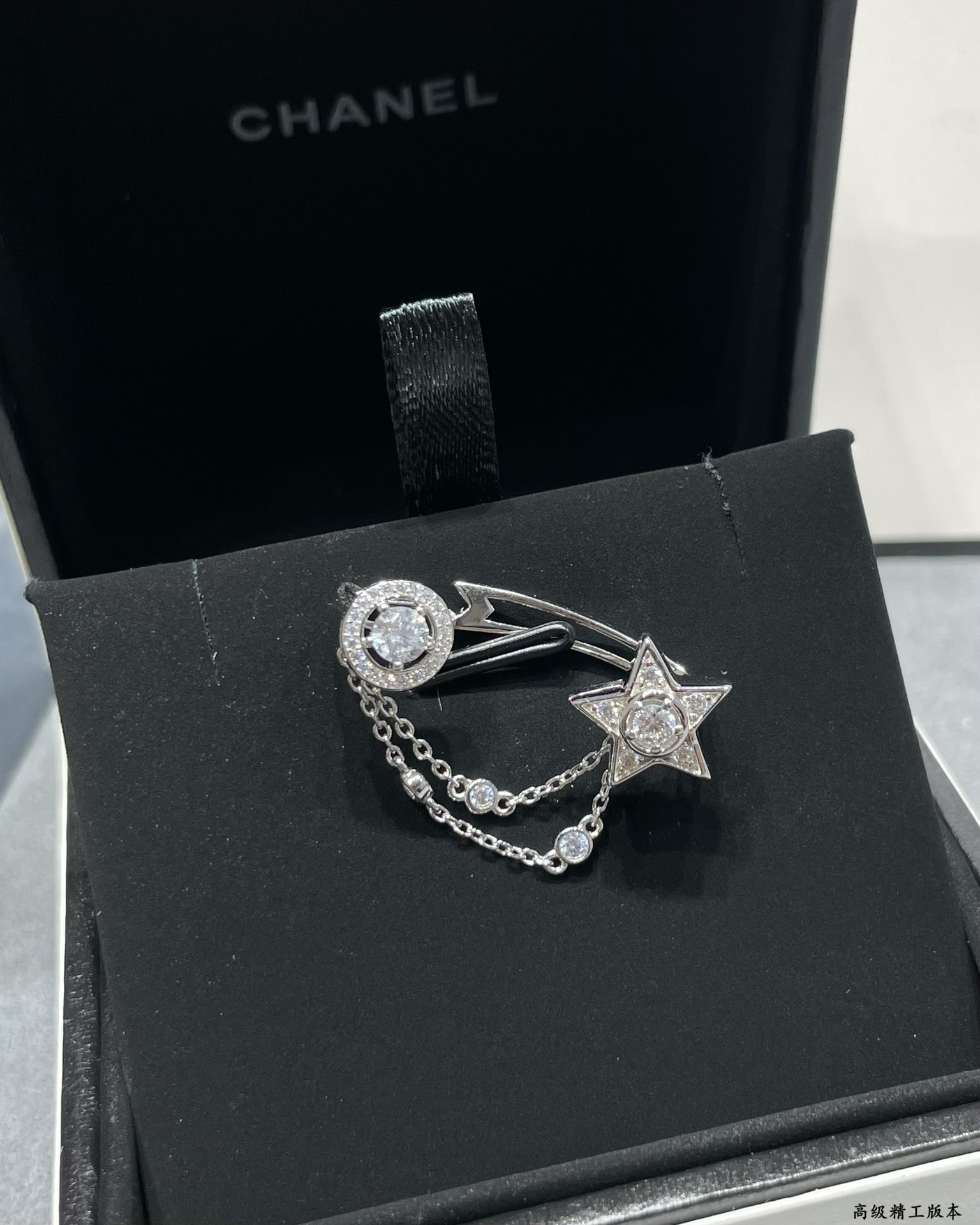 Ch*el star earrings(single)