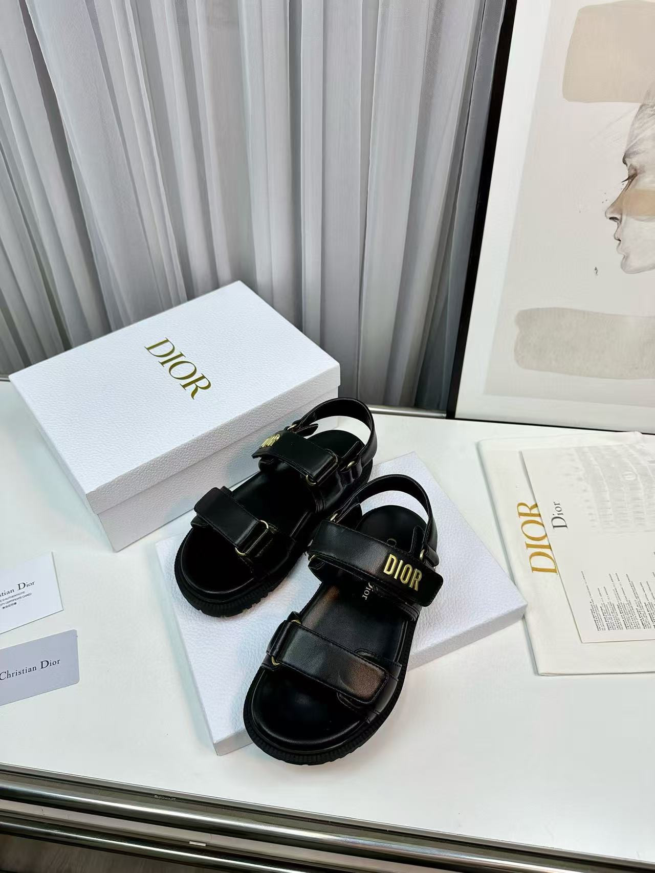 ua D*or D*oract sandal