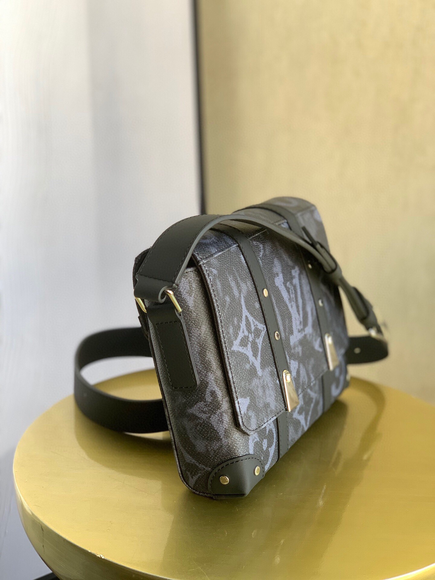 LV TRUNK MESSENGER M57271