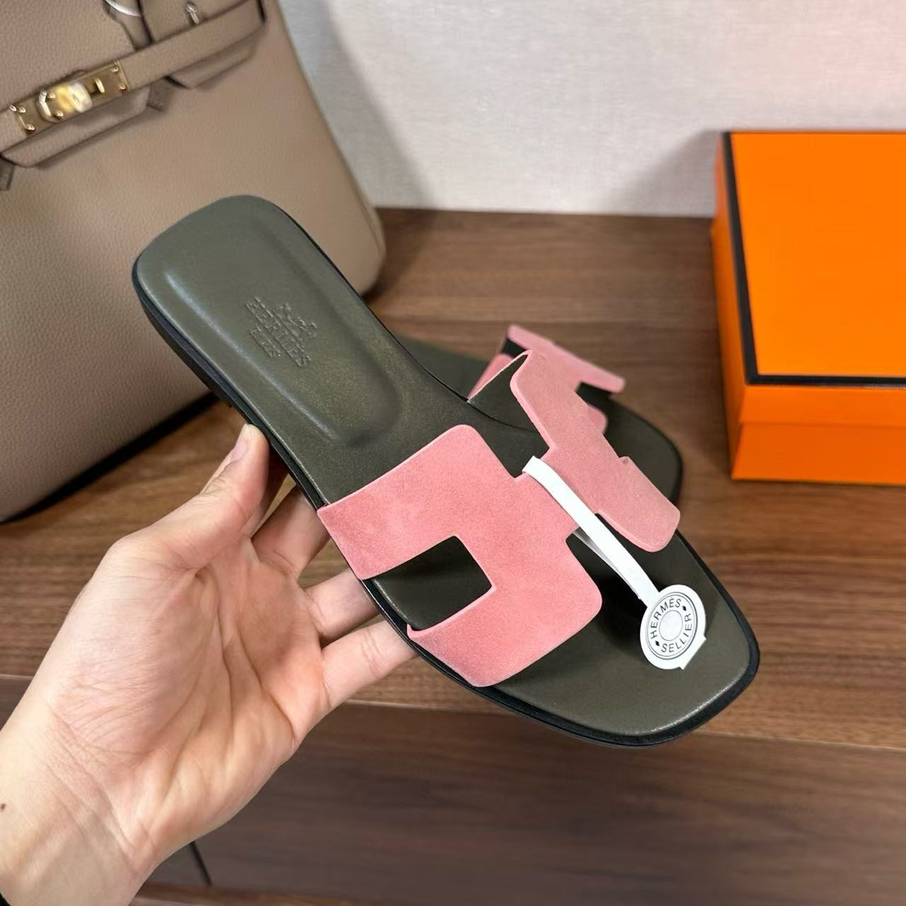 ua H**me5 oran sandal