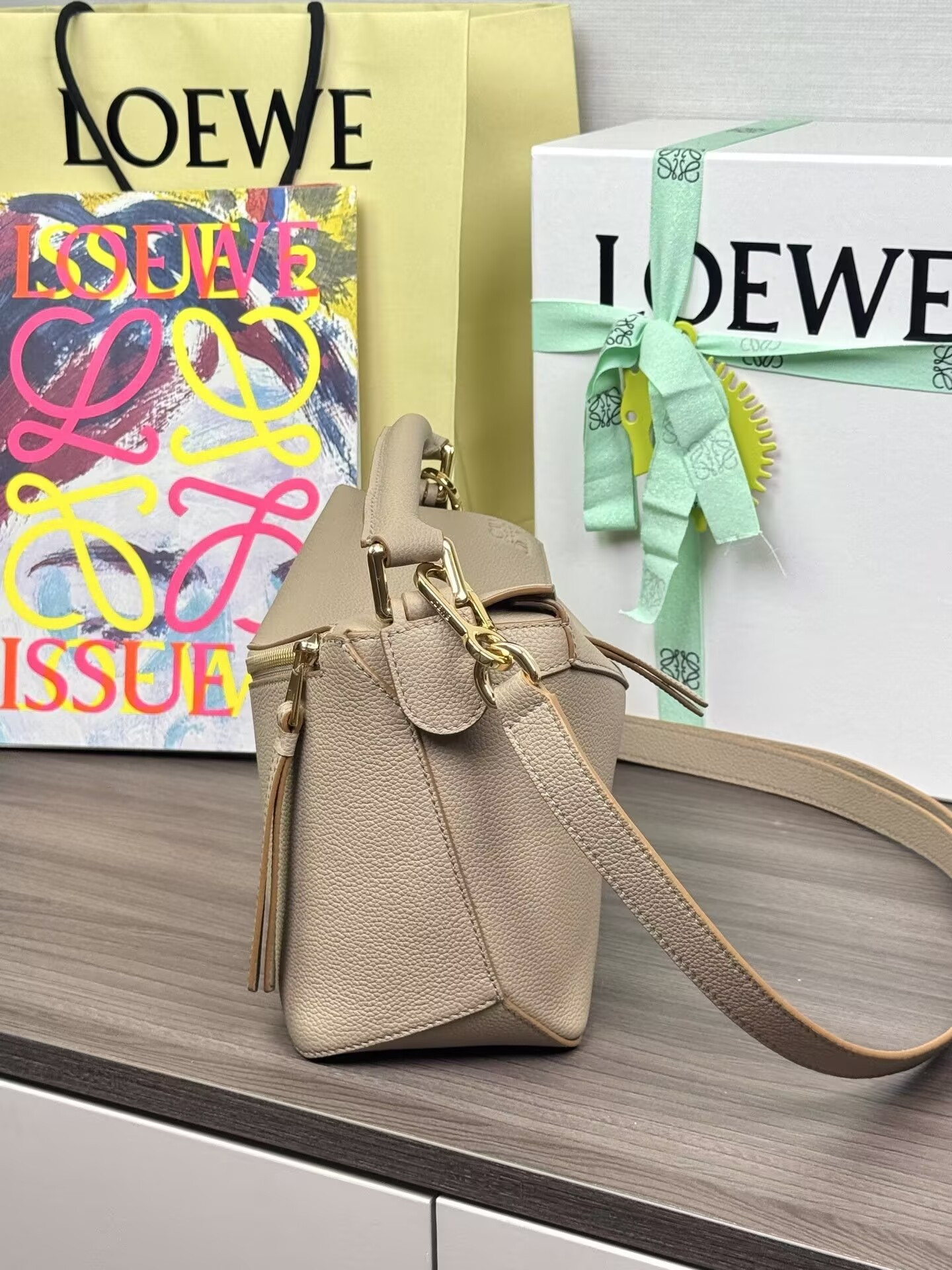 L0ew* small puzzle bag in classic calfskin 24x10.5x16.5cm