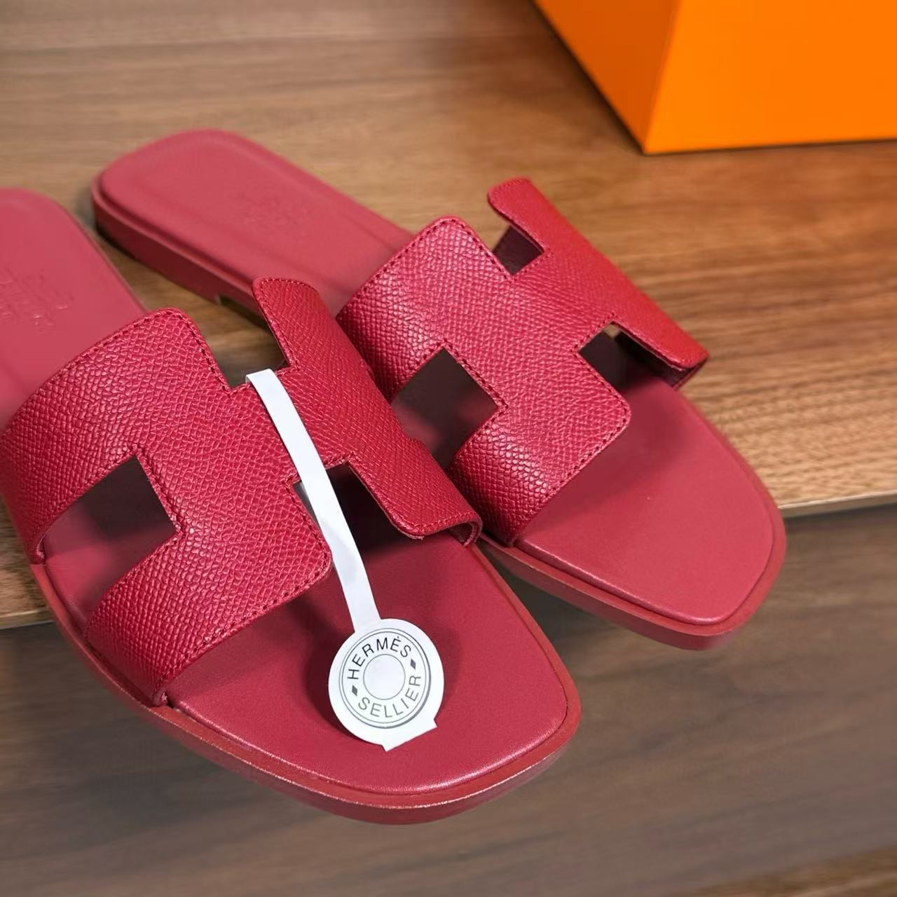 ua H**me5 oran sandal