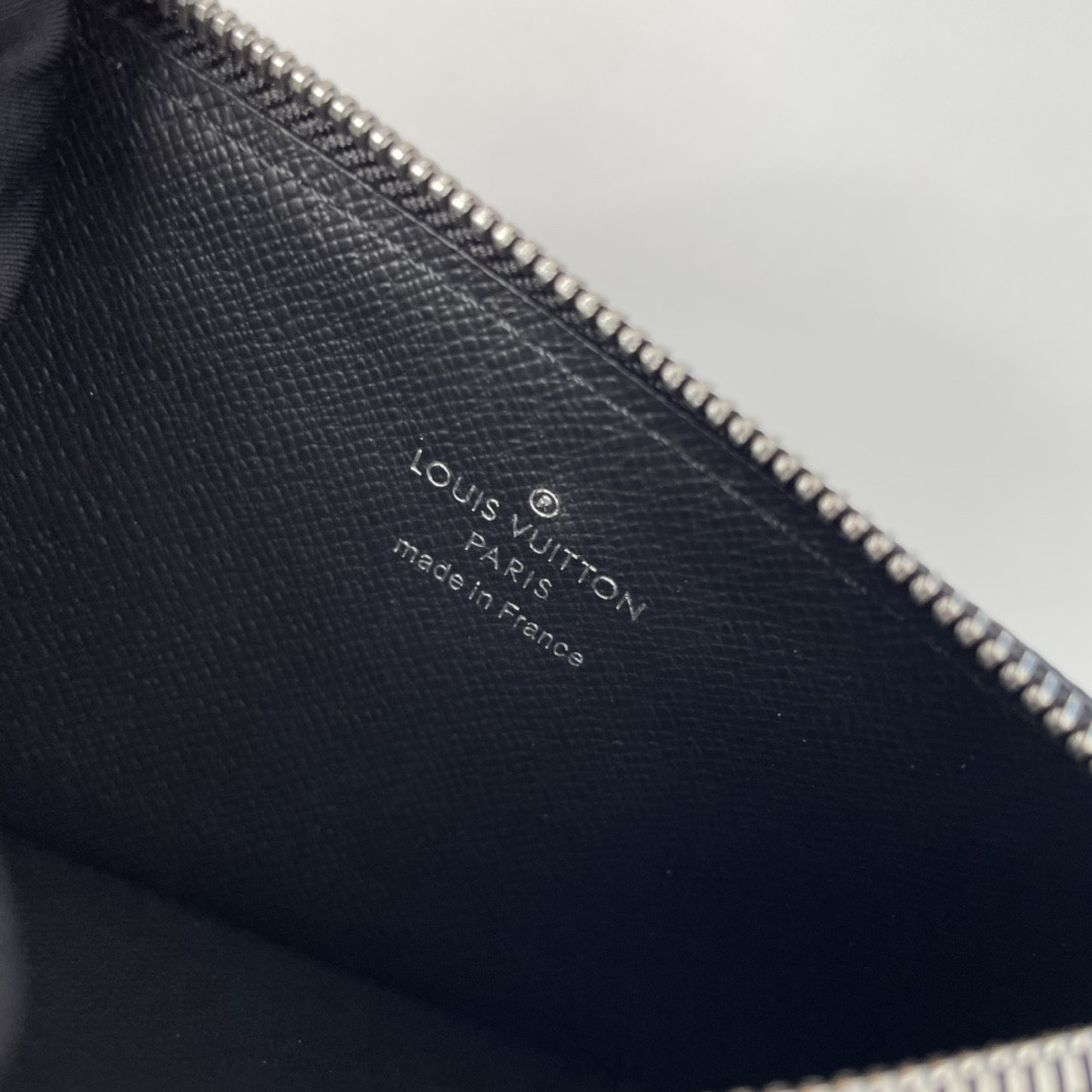 LV CARD HOLDER M62914