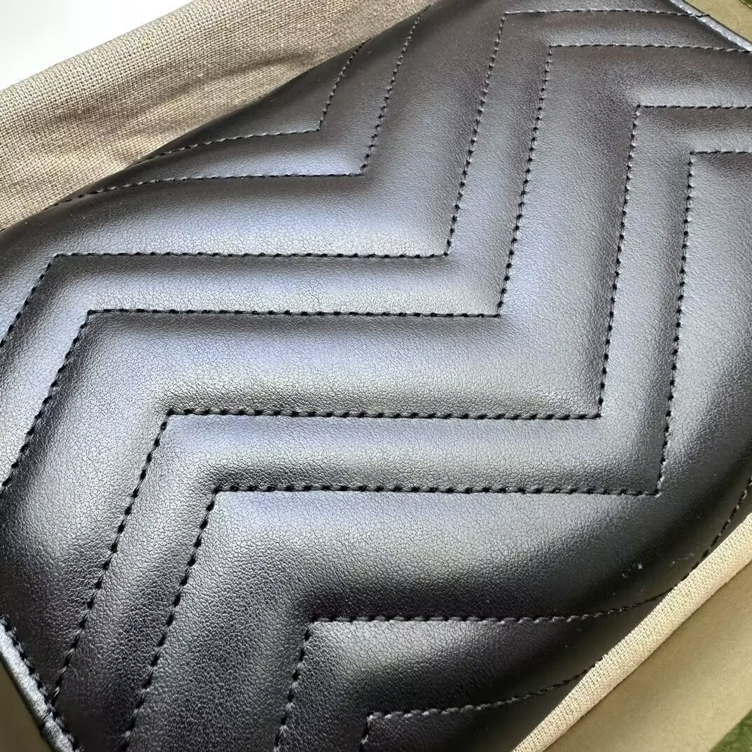 G*u*i gg marmont wallet on chain 20x13x6cm