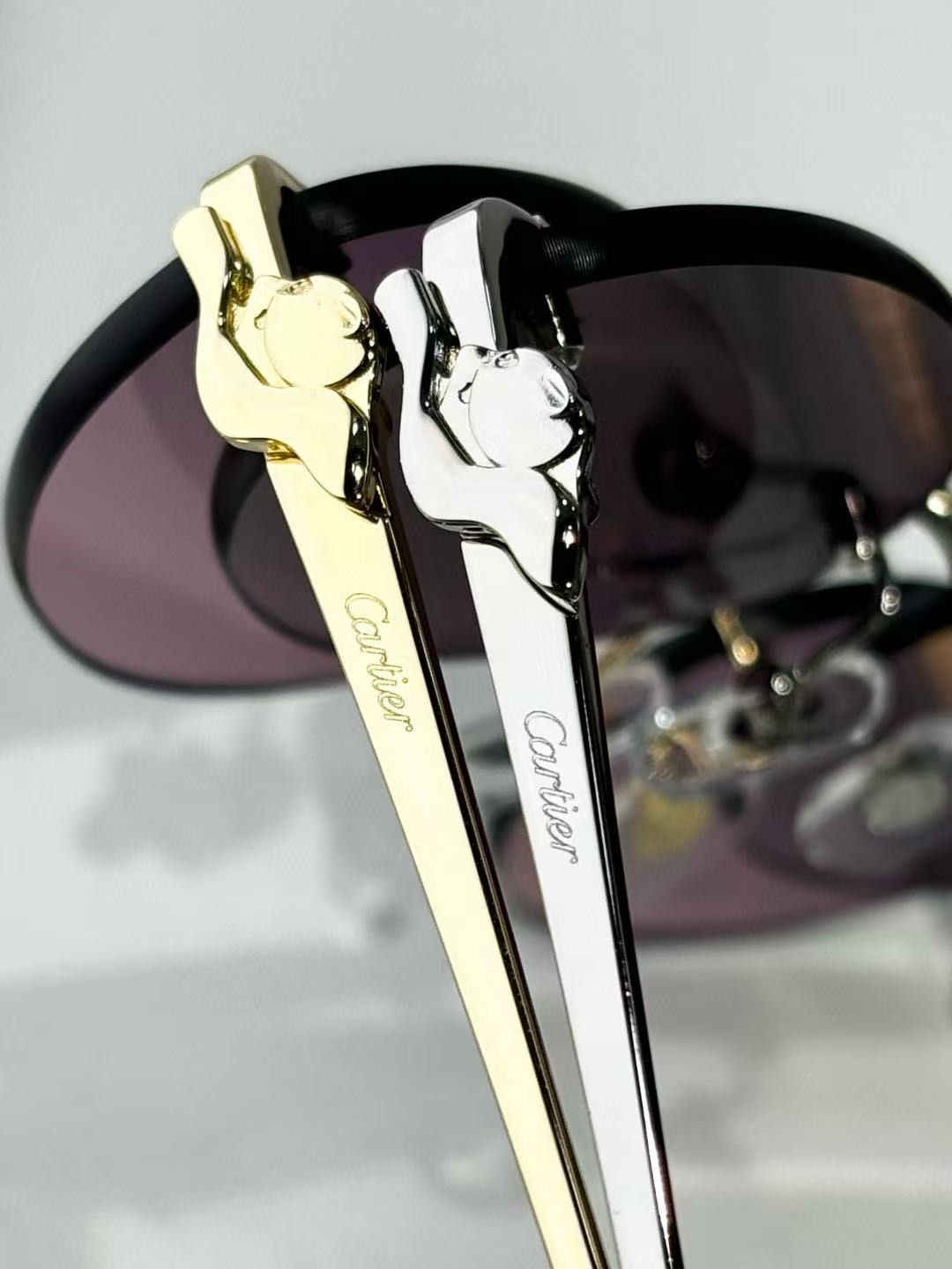 Ca*t*er glasses