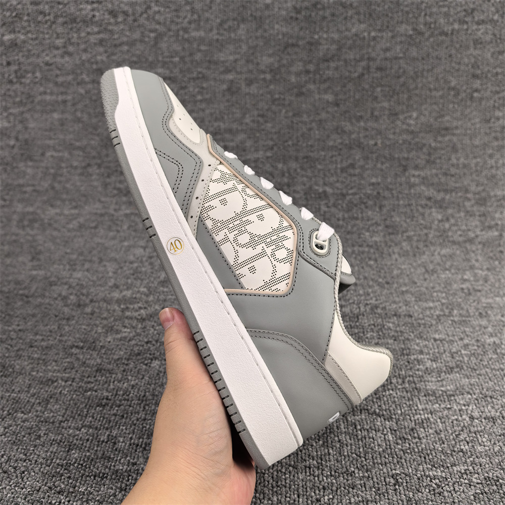 ua D*or sneaker