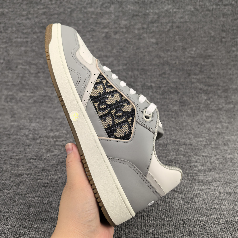ua D*or sneaker