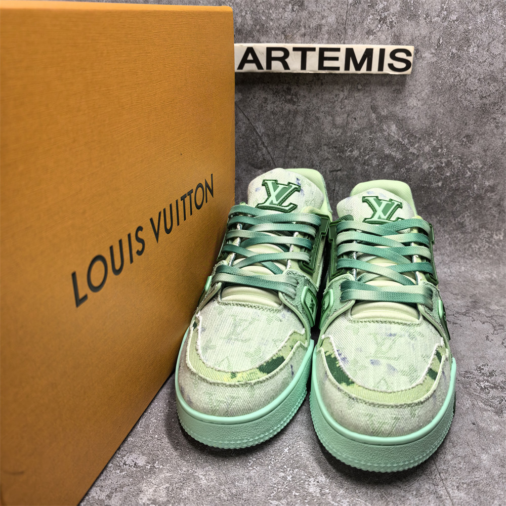 UA LV Trainer Sneaker