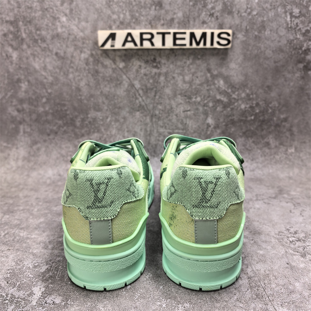 UA LV Trainer Sneaker