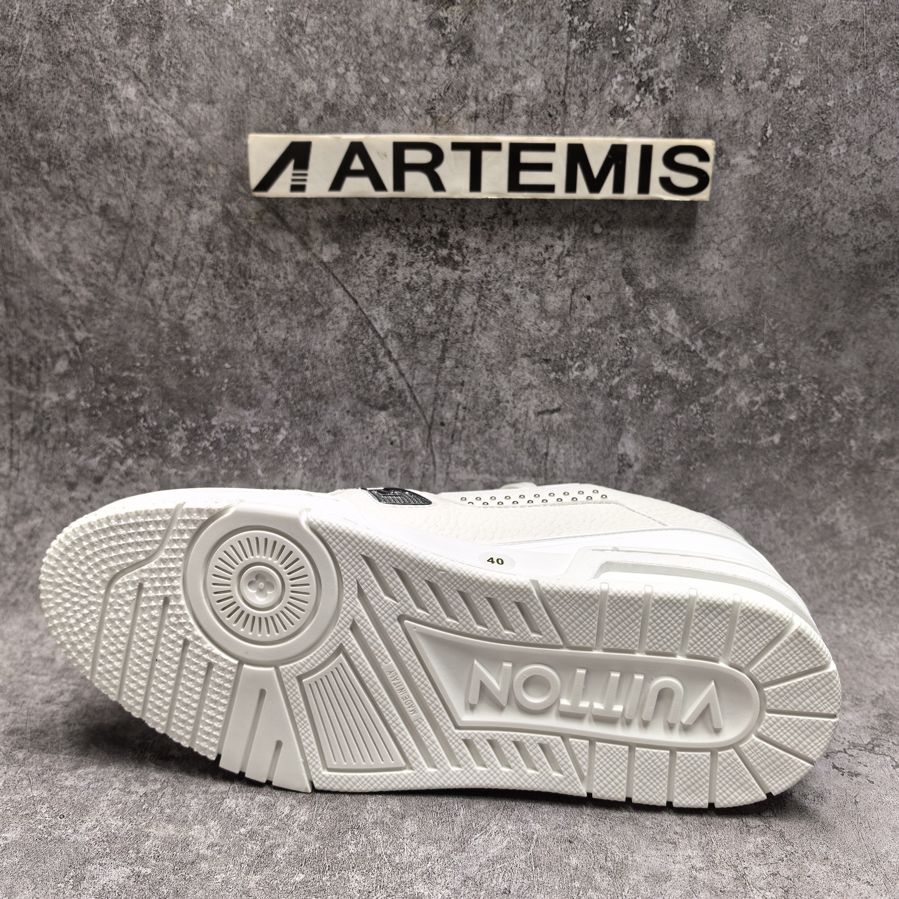 UA LV Trainer Sneaker
