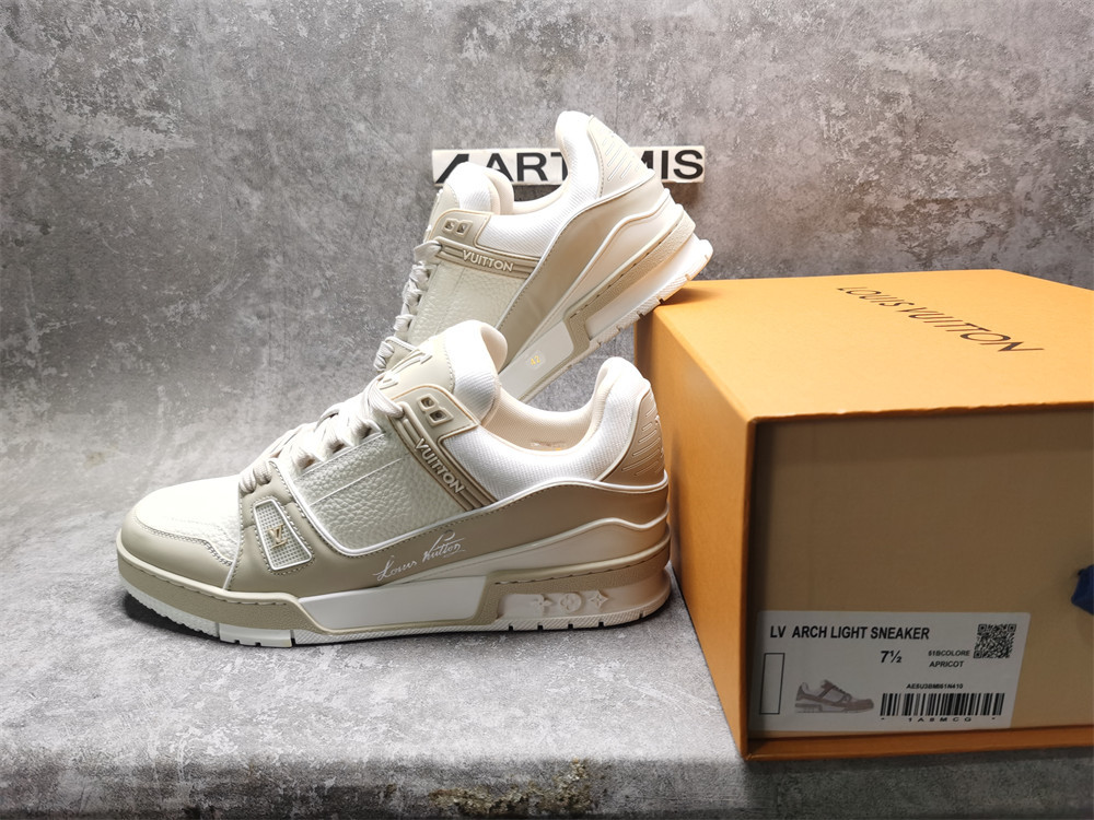 UA LV Trainer Sneaker