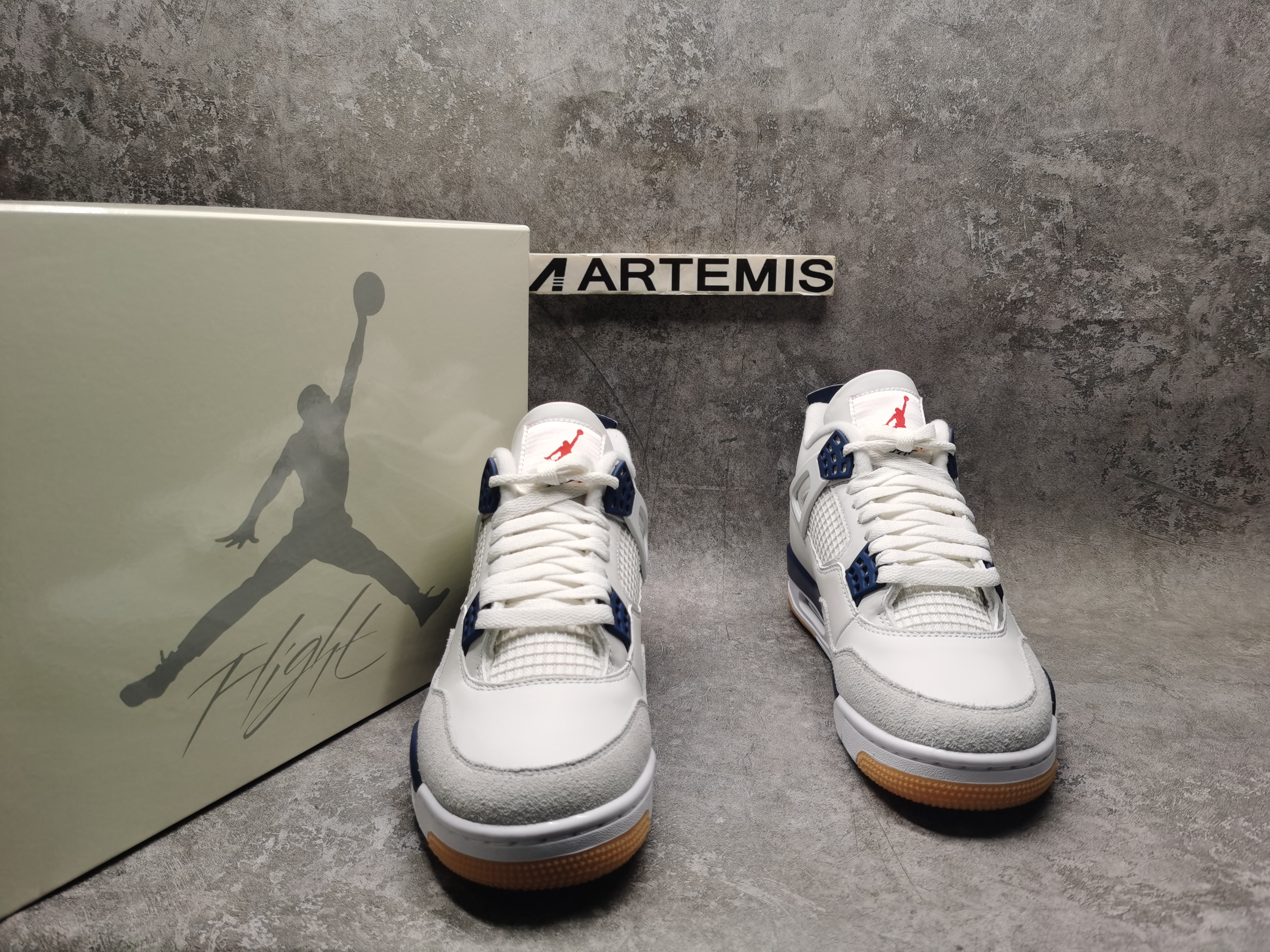 UA Air Jordan 4 Retro